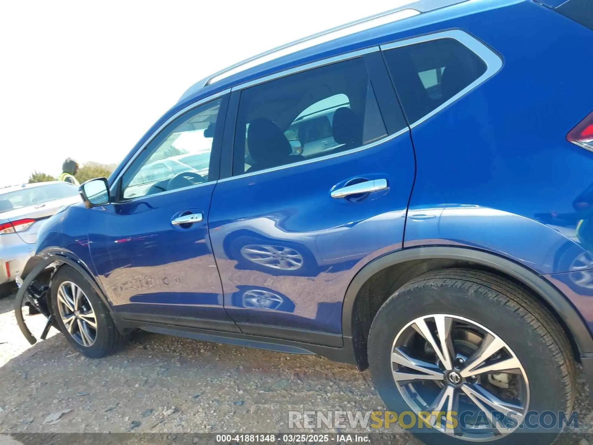 13 fotografías del automóvil dañado 5N1AT2MV1KC769228 NISSAN ROGUE 2019