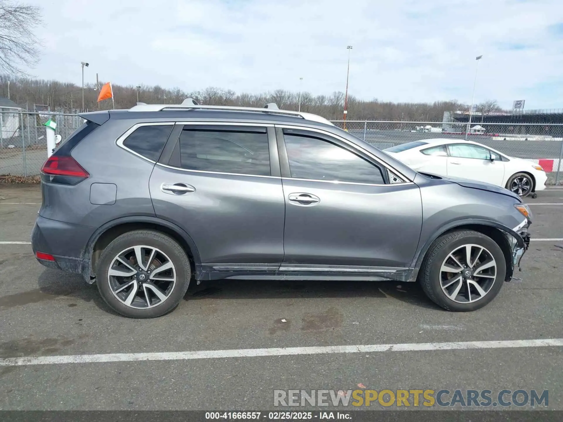 13 fotografías del automóvil dañado 5N1AT2MV1KC830772 NISSAN ROGUE 2019