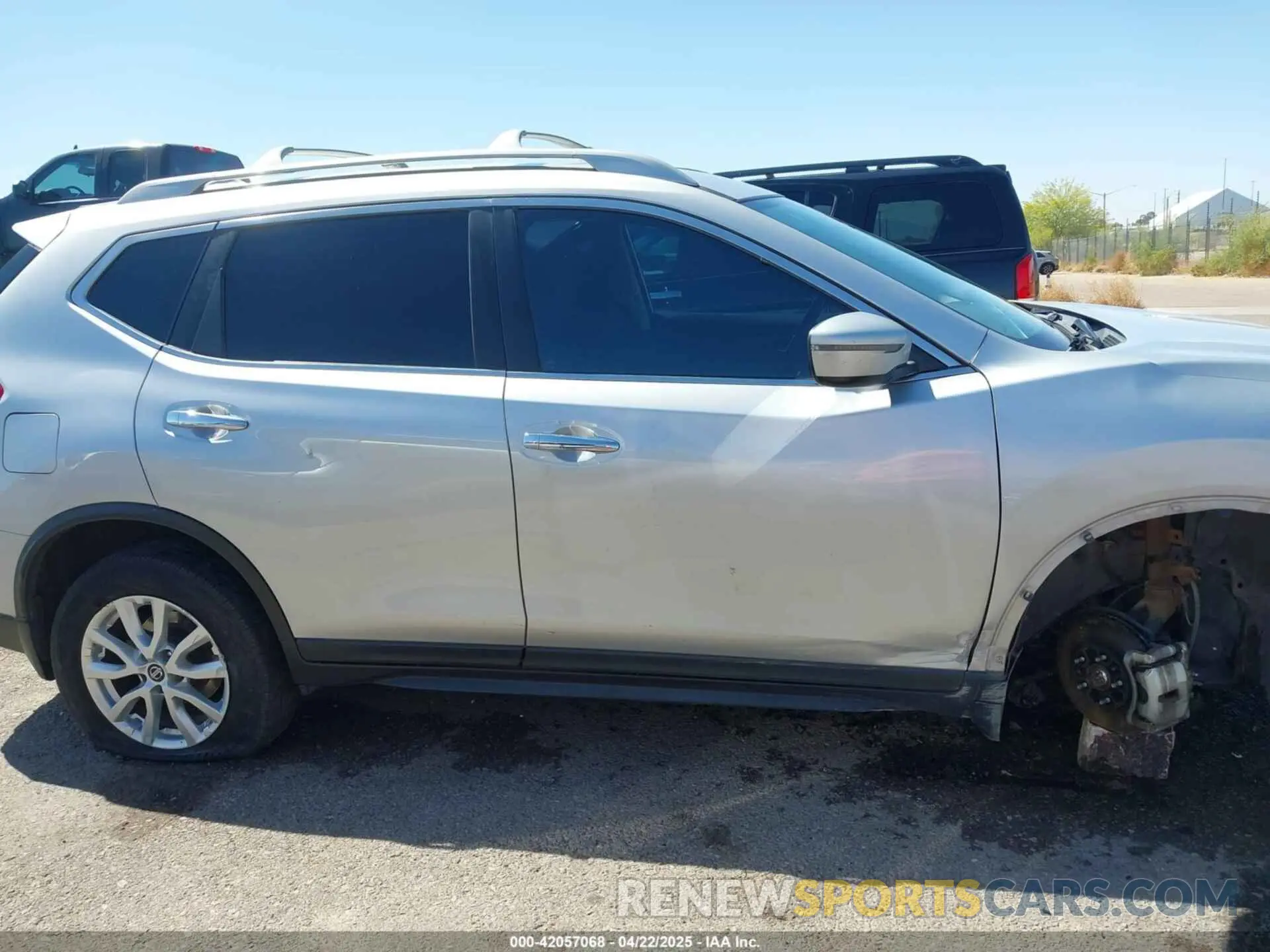 14 fotografías del automóvil dañado 5N1AT2MV2KC734049 NISSAN ROGUE 2019