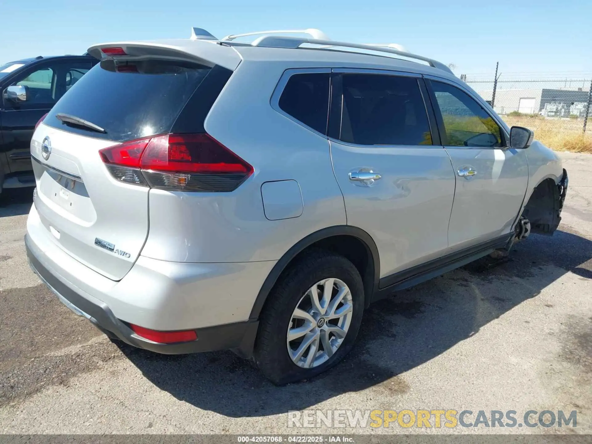 4 fotografías del automóvil dañado 5N1AT2MV2KC734049 NISSAN ROGUE 2019
