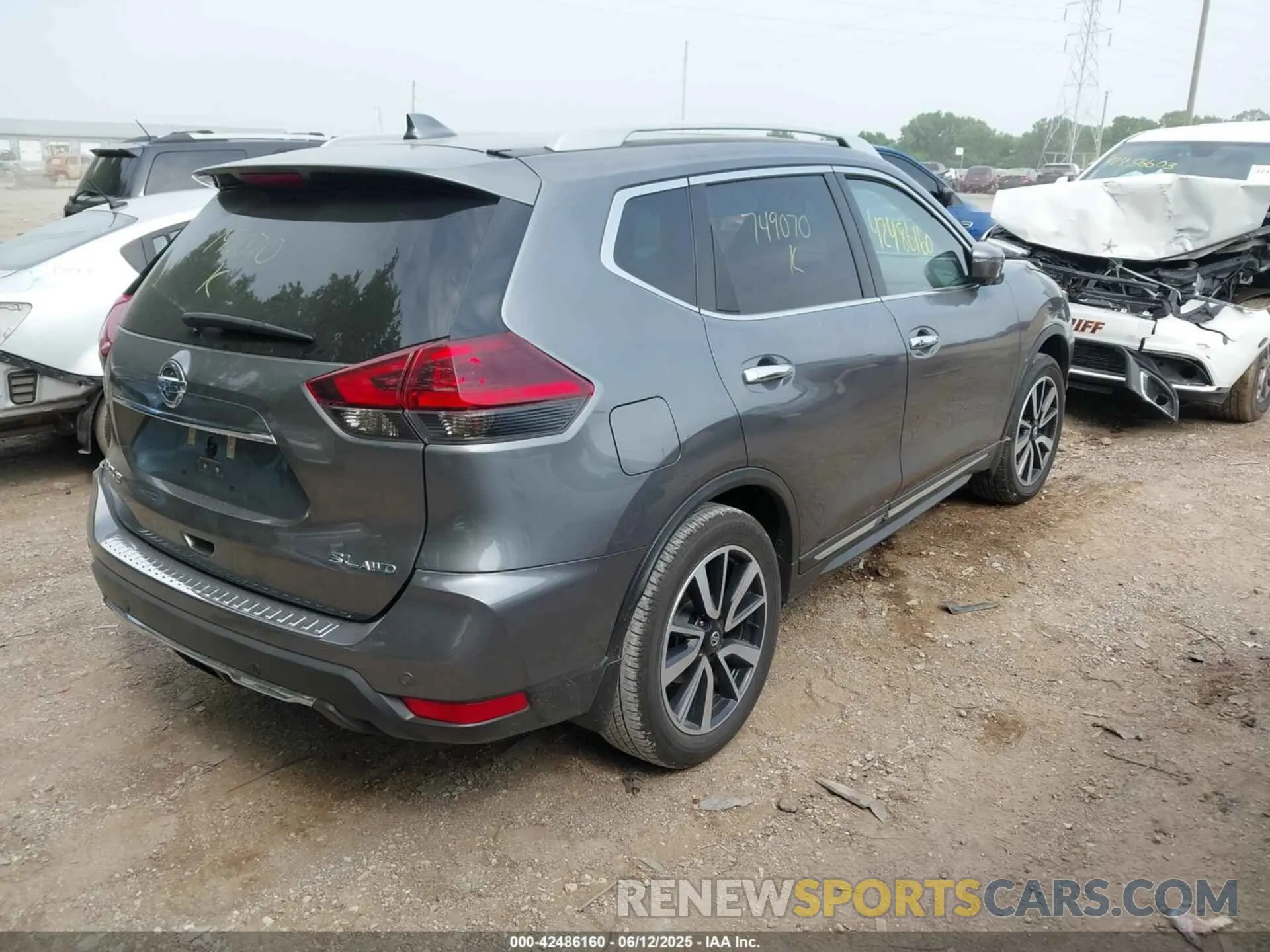 4 fotografías del automóvil dañado 5N1AT2MV2KC749070 NISSAN ROGUE 2019