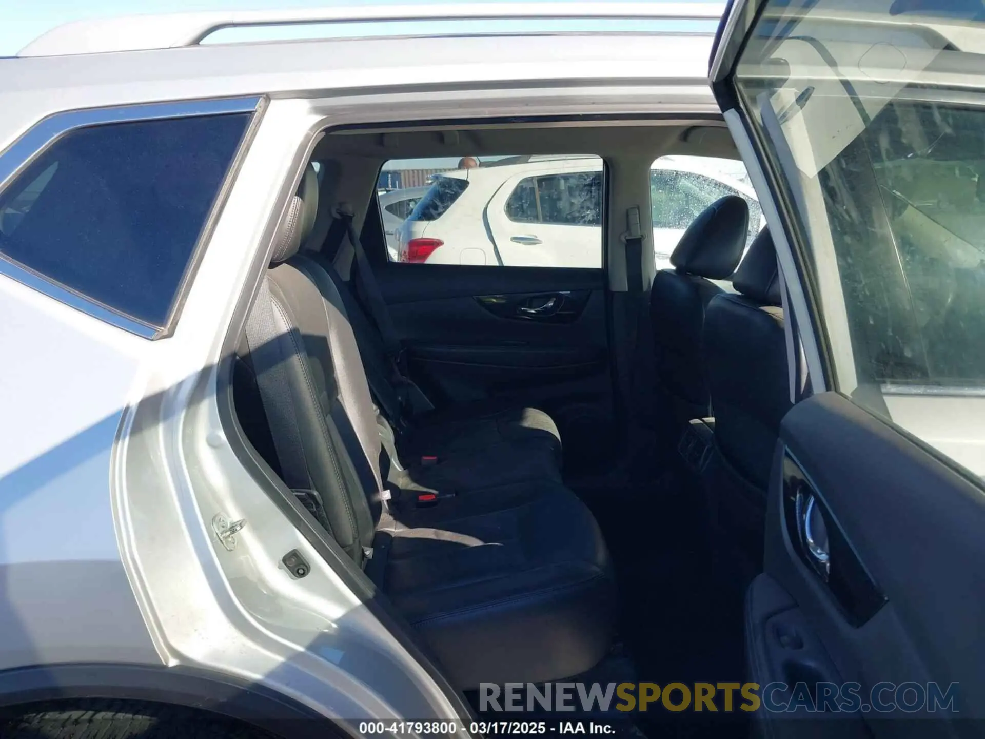 8 fotografías del automóvil dañado 5N1AT2MV3KC744377 NISSAN ROGUE 2019