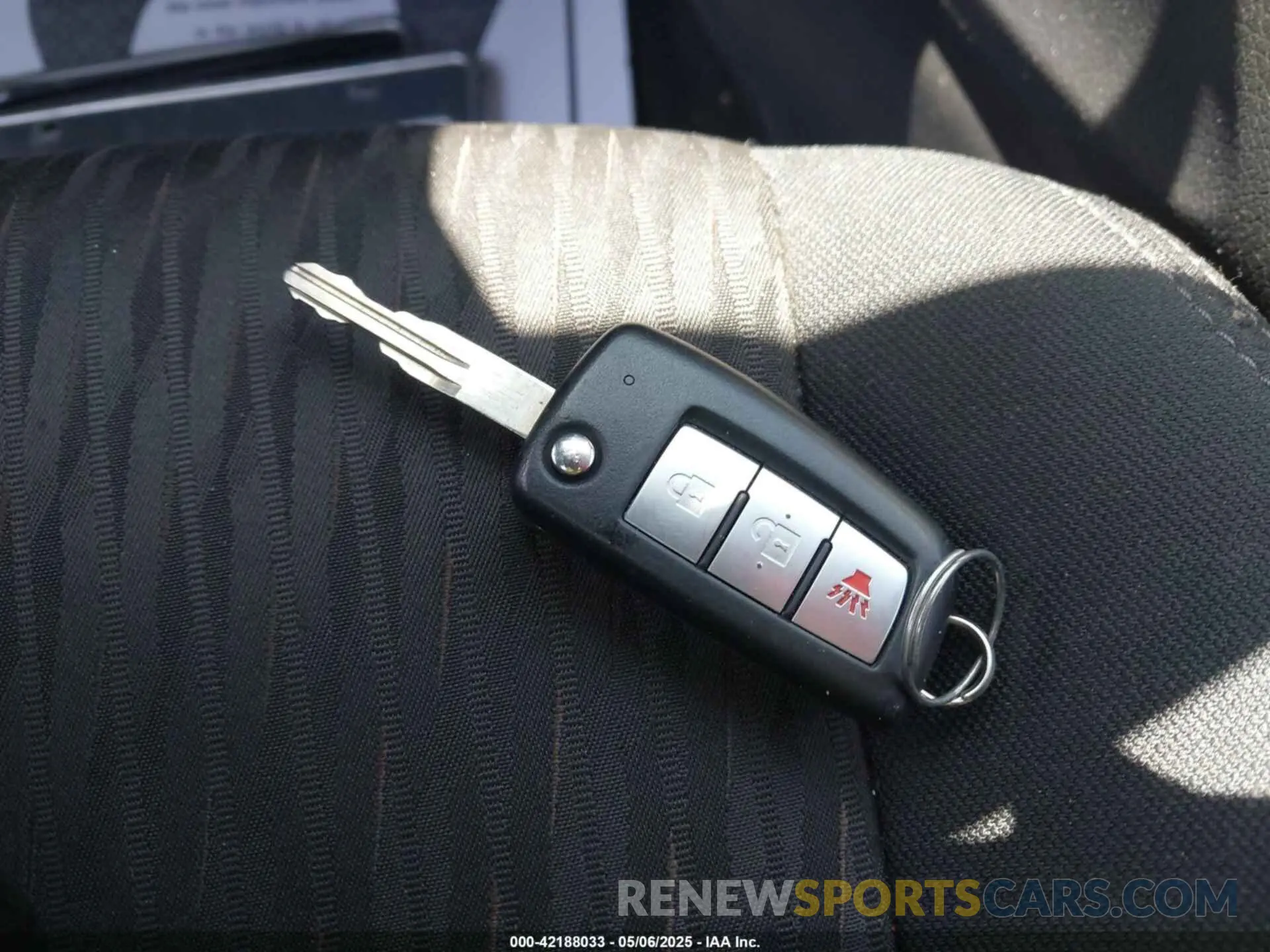 11 fotografías del automóvil dañado 5N1AT2MV3KC805467 NISSAN ROGUE 2019