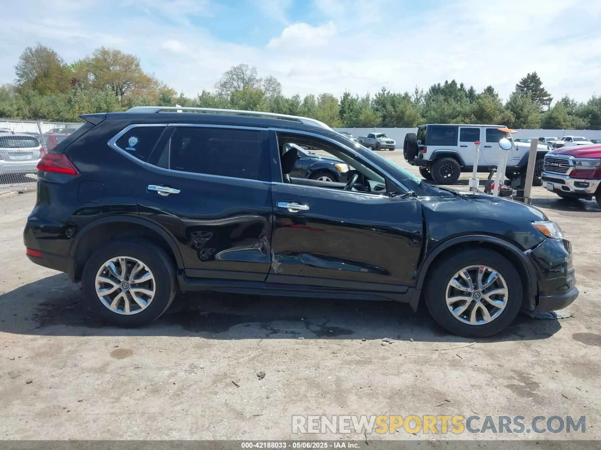 14 fotografías del automóvil dañado 5N1AT2MV3KC805467 NISSAN ROGUE 2019