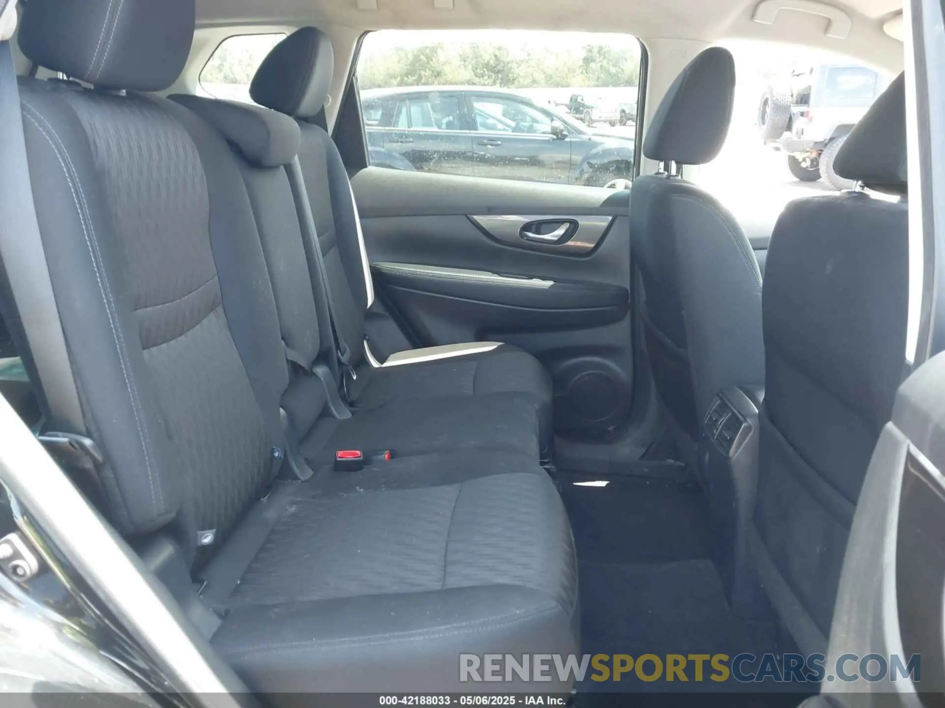 8 fotografías del automóvil dañado 5N1AT2MV3KC805467 NISSAN ROGUE 2019