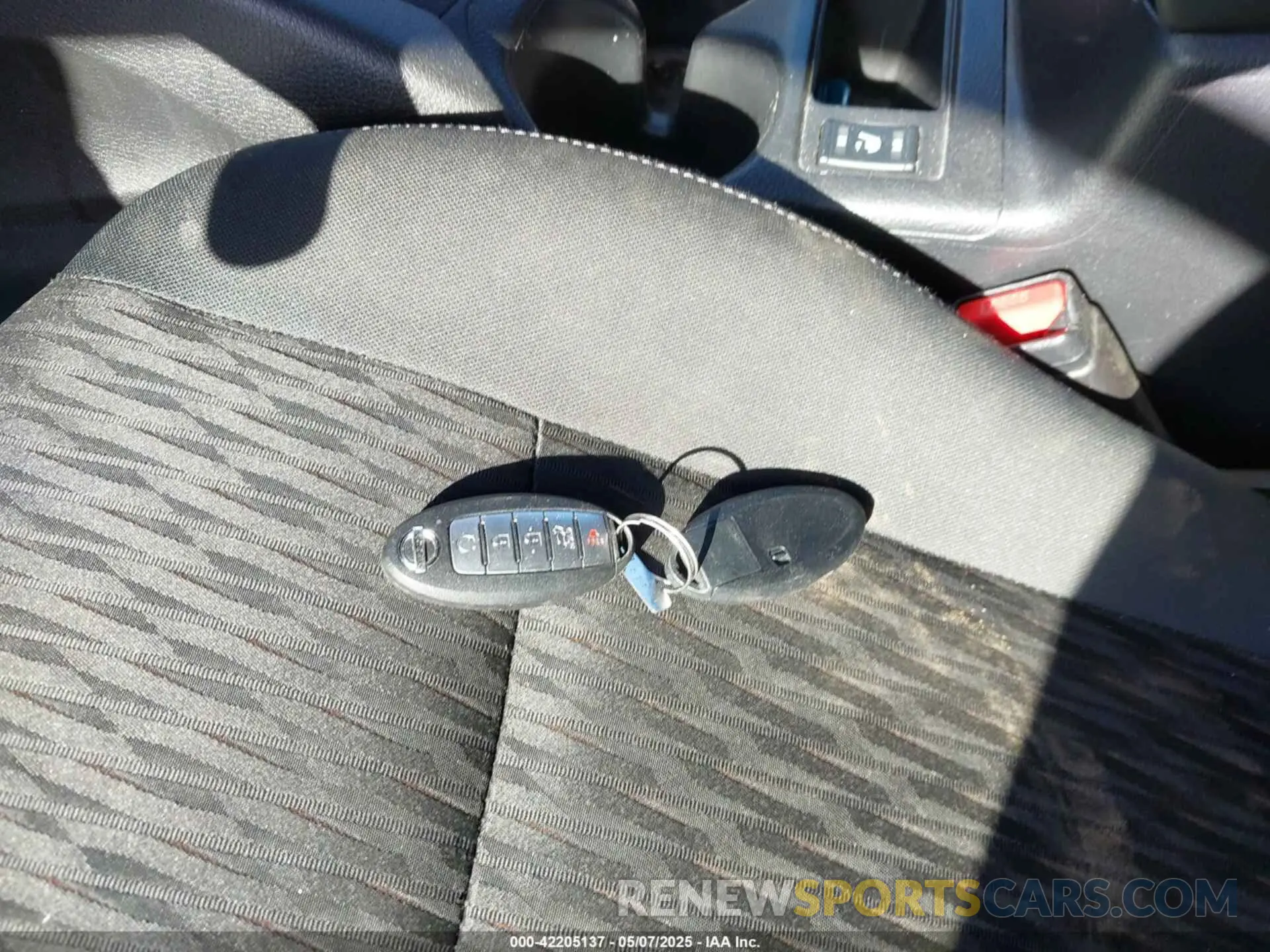 11 fotografías del automóvil dañado 5N1AT2MV3KC840638 NISSAN ROGUE 2019