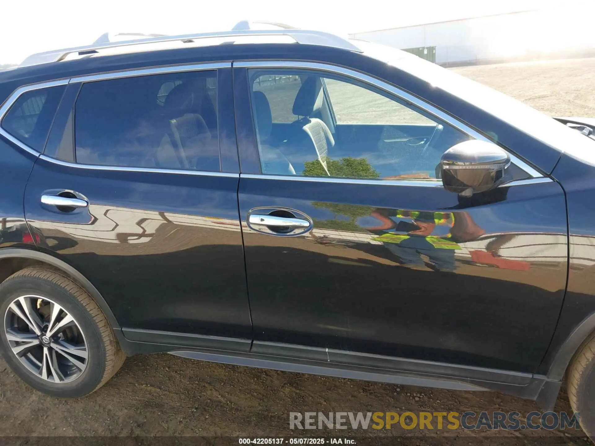 14 fotografías del automóvil dañado 5N1AT2MV3KC840638 NISSAN ROGUE 2019
