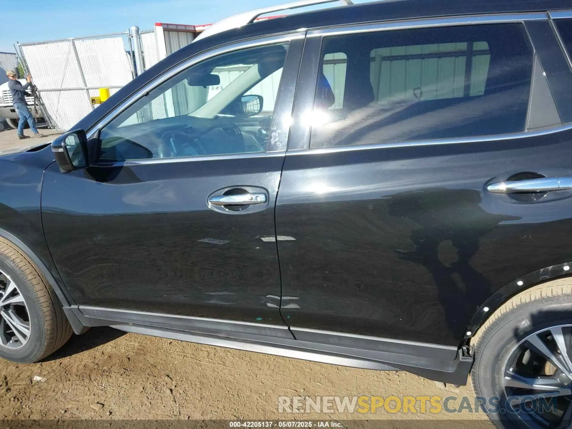 15 fotografías del automóvil dañado 5N1AT2MV3KC840638 NISSAN ROGUE 2019