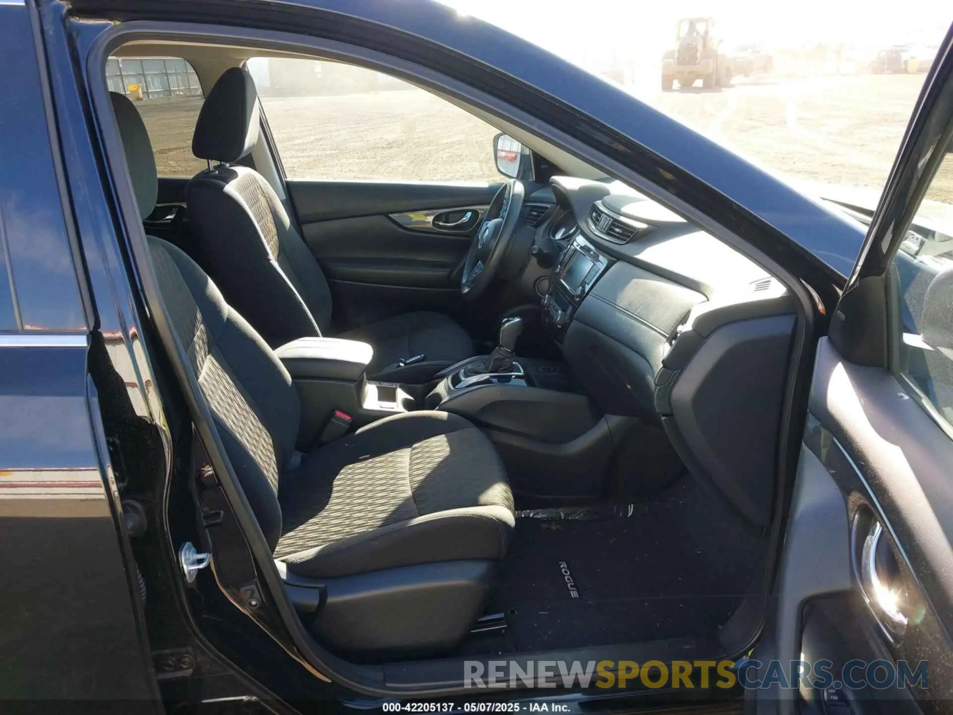 5 fotografías del automóvil dañado 5N1AT2MV3KC840638 NISSAN ROGUE 2019