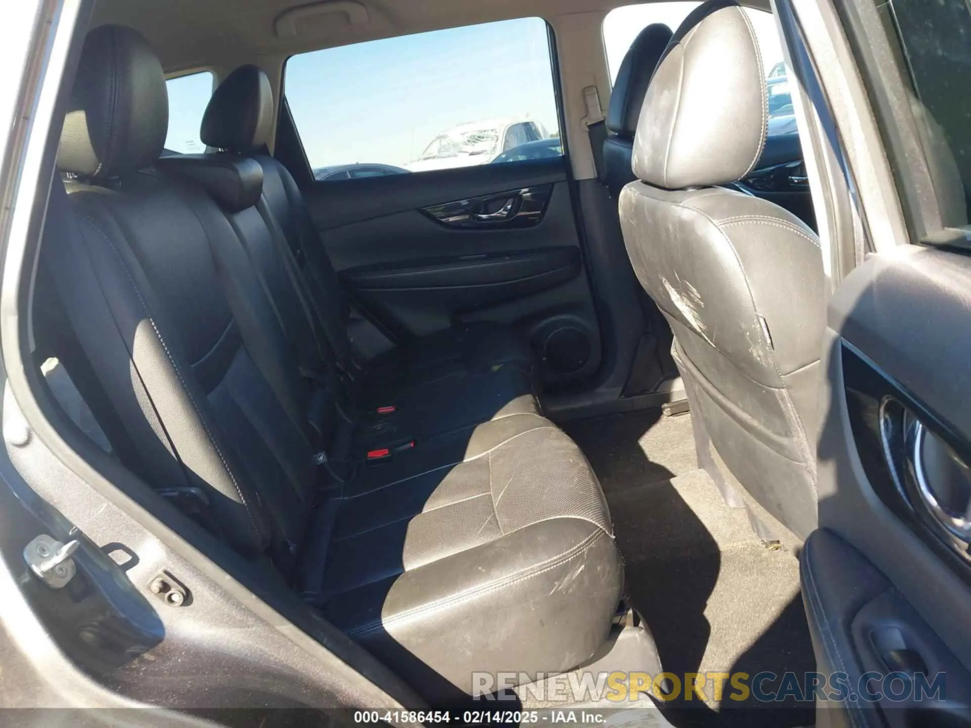 8 fotografías del automóvil dañado 5N1AT2MV5KC765473 NISSAN ROGUE 2019