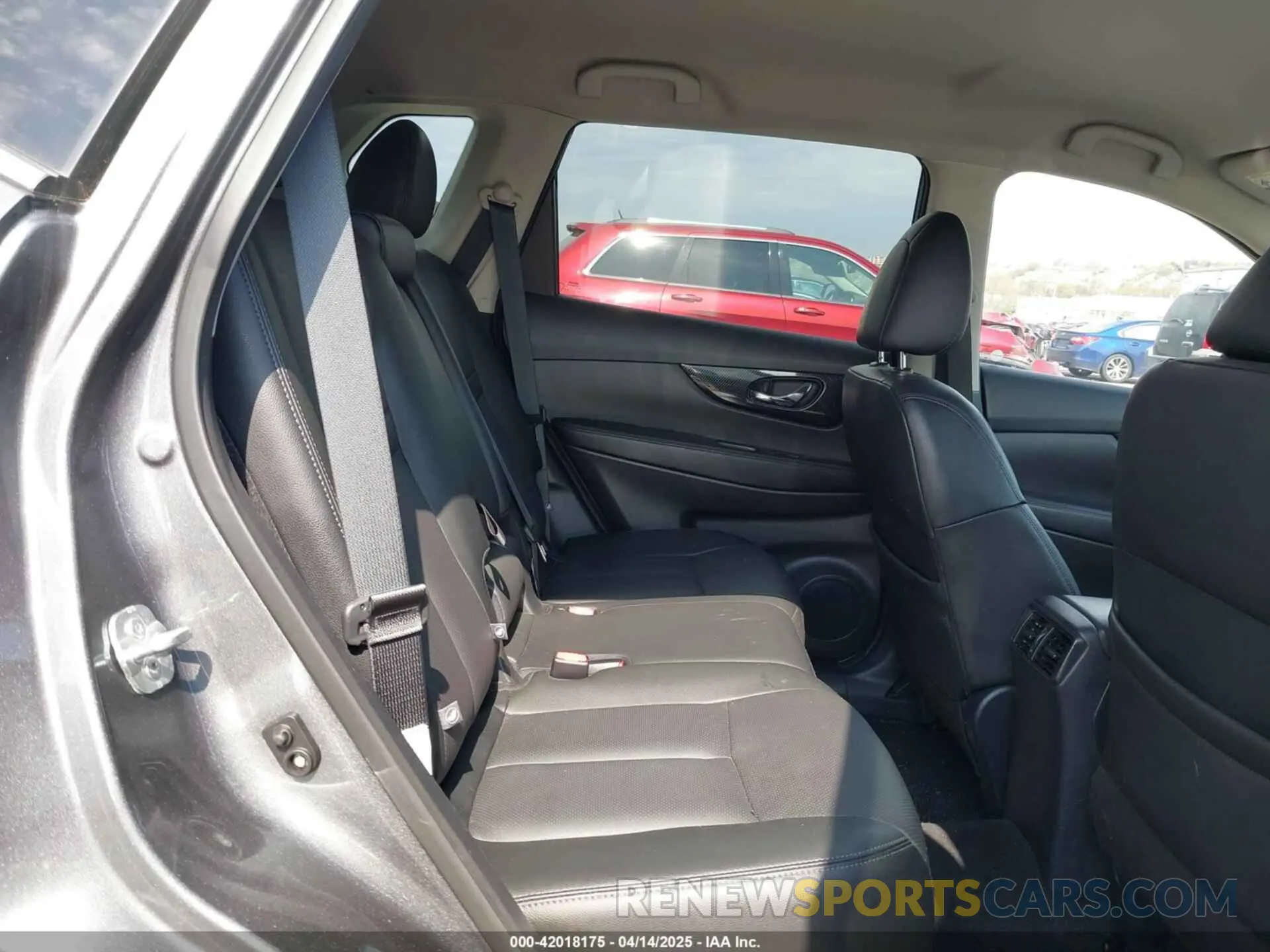 8 fotografías del automóvil dañado 5N1AT2MV6KC727136 NISSAN ROGUE 2019