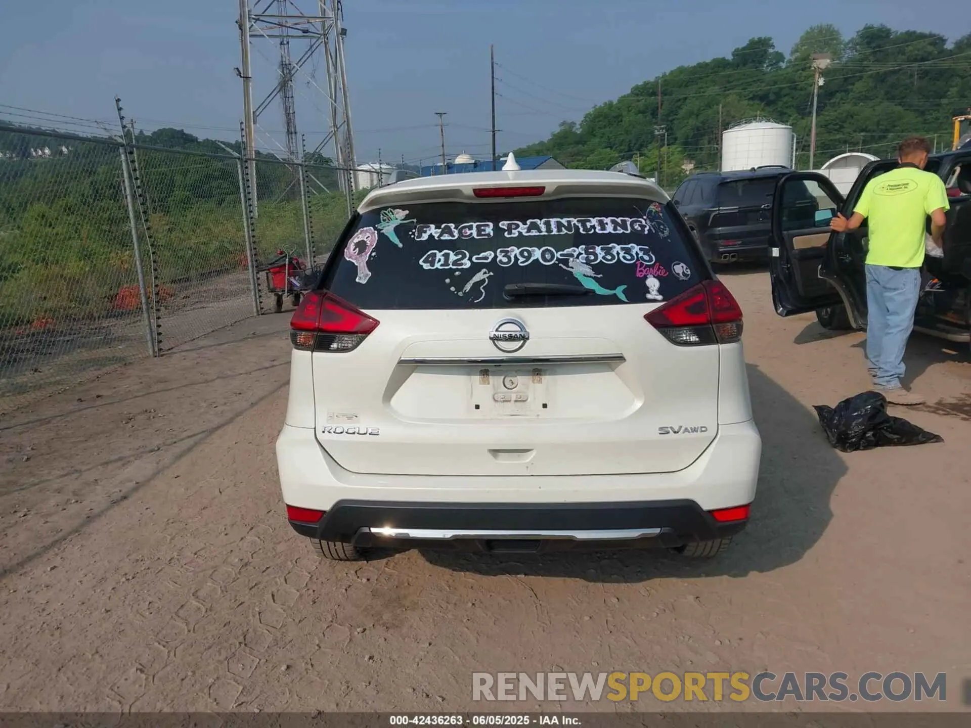 16 fotografías del automóvil dañado 5N1AT2MV6KC741263 NISSAN ROGUE 2019
