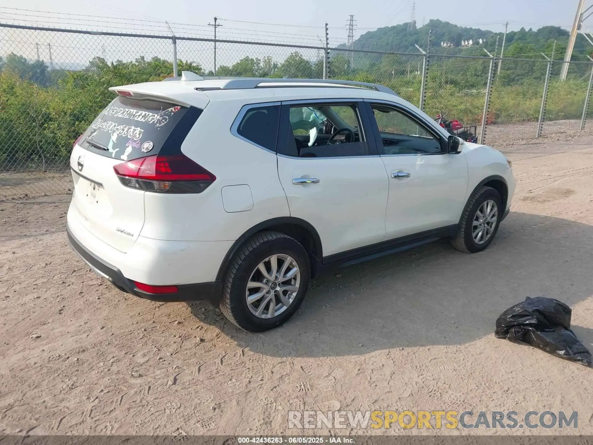 4 fotografías del automóvil dañado 5N1AT2MV6KC741263 NISSAN ROGUE 2019