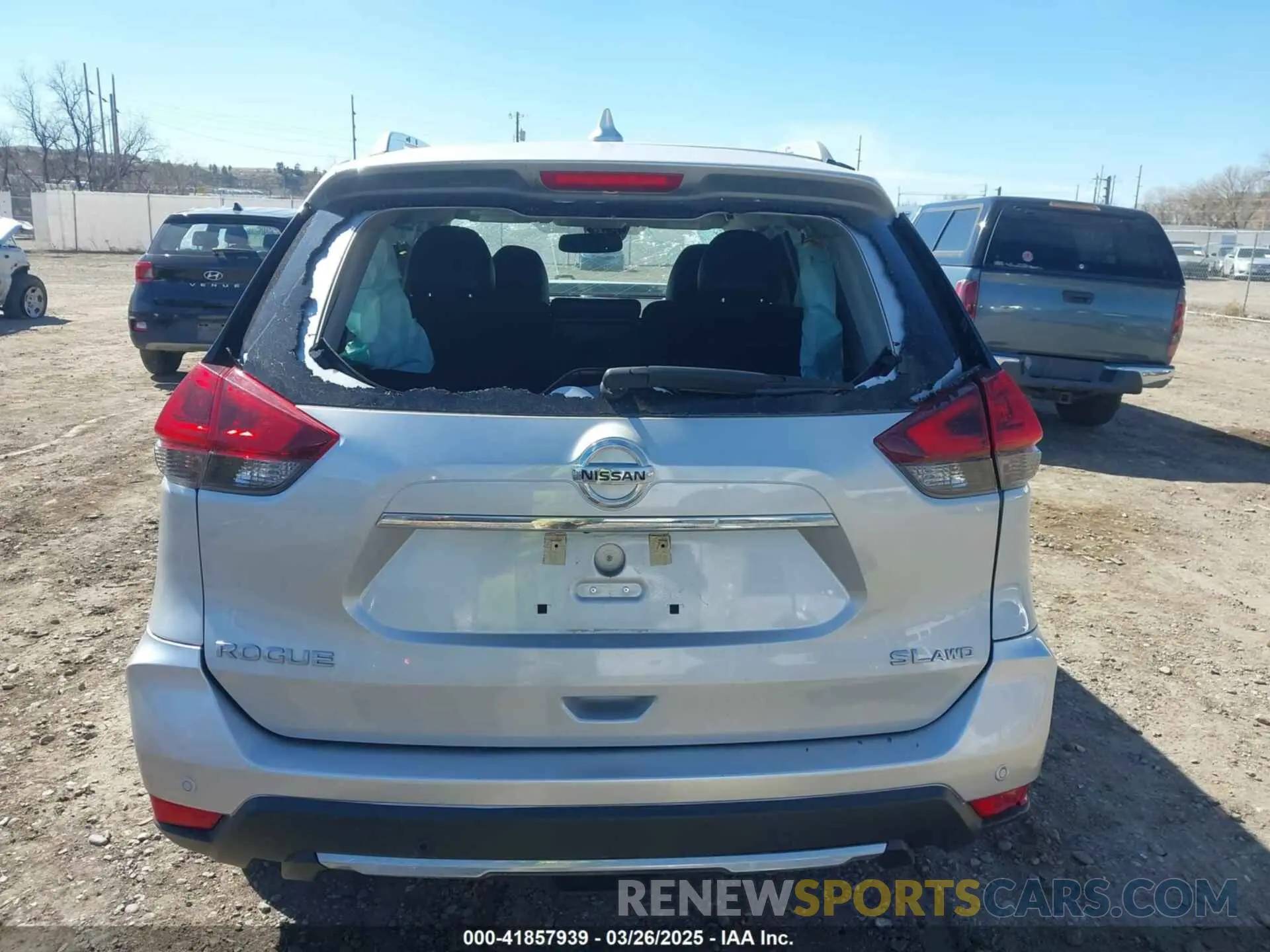 15 fotografías del automóvil dañado 5N1AT2MV6KC820495 NISSAN ROGUE 2019