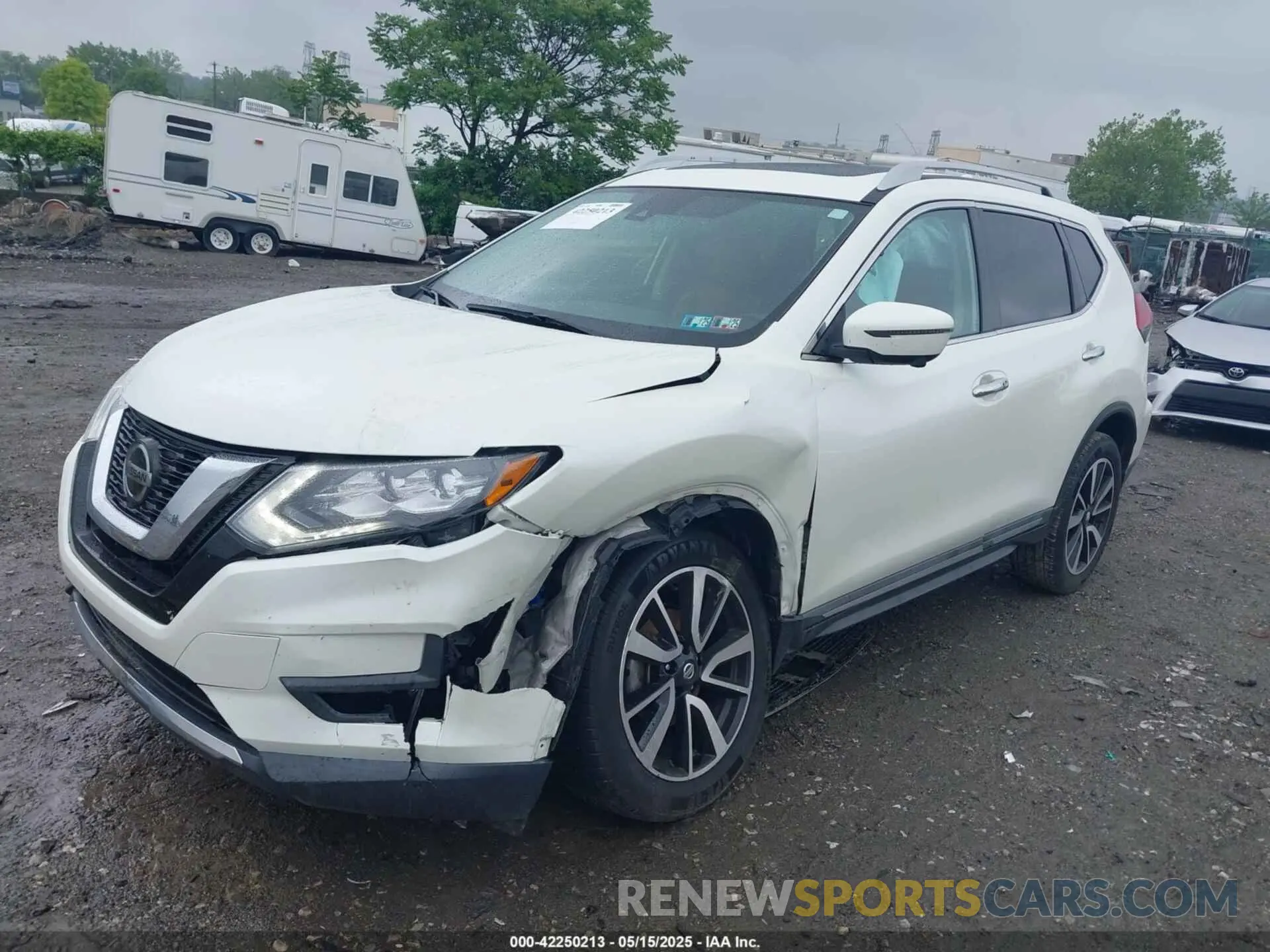 2 fotografías del automóvil dañado 5N1AT2MV8KC840022 NISSAN ROGUE 2019