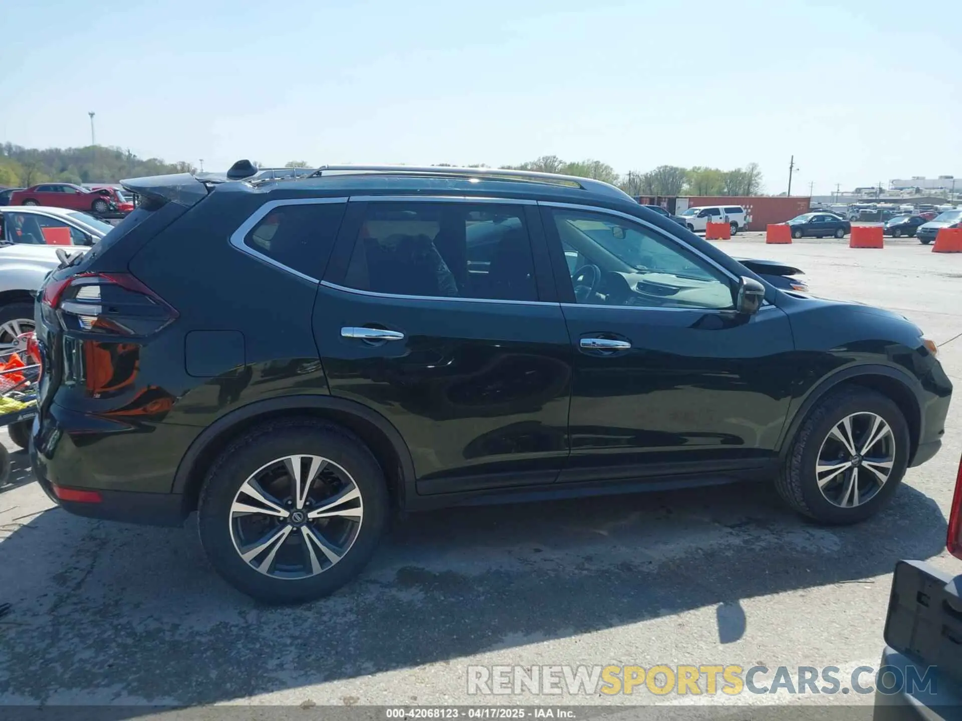 13 fotografías del automóvil dañado 5N1AT2MV9KC757926 NISSAN ROGUE 2019