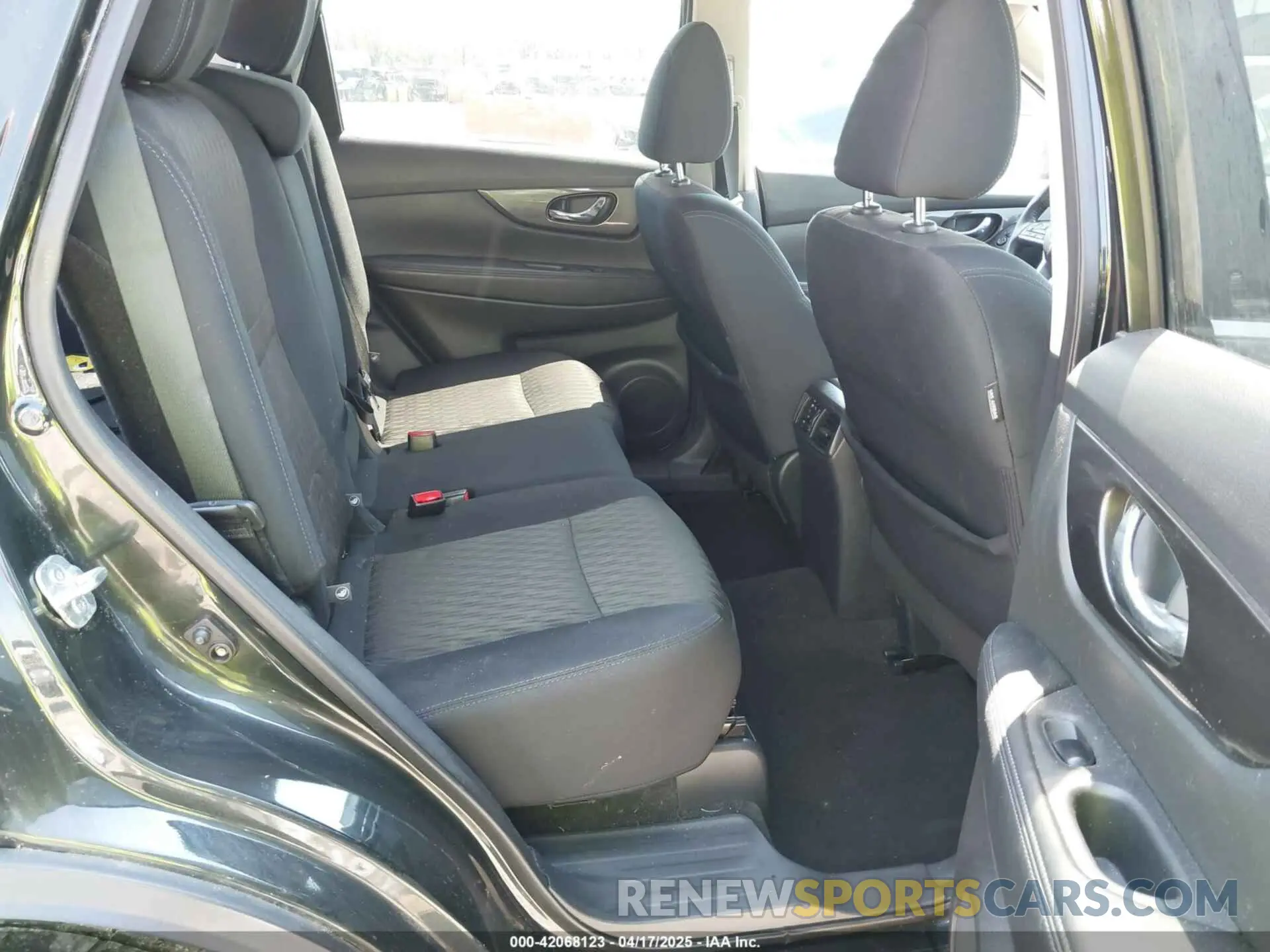 8 fotografías del automóvil dañado 5N1AT2MV9KC757926 NISSAN ROGUE 2019