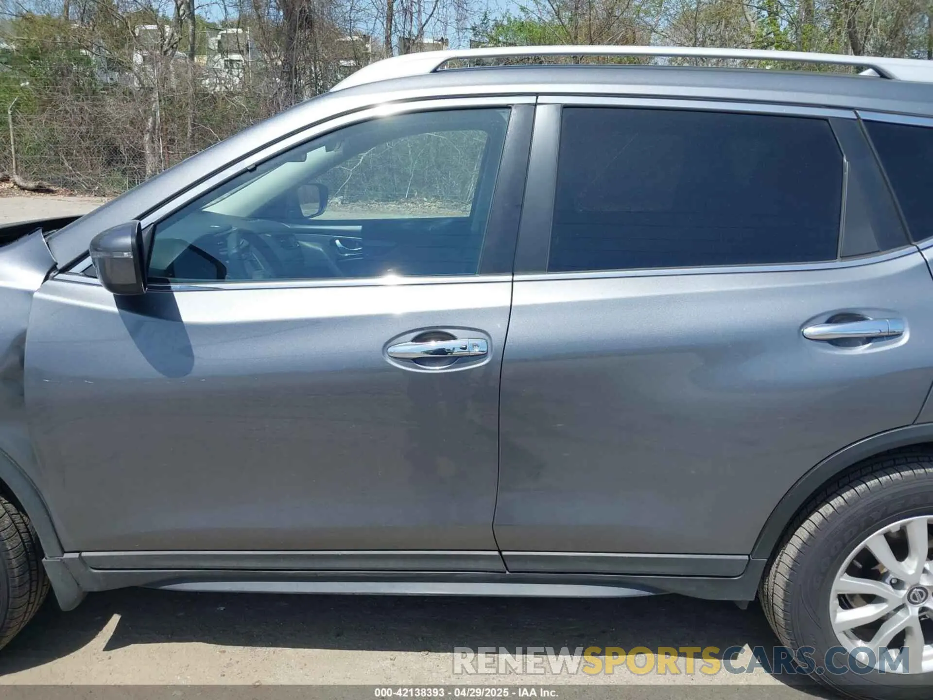 14 fotografías del automóvil dañado 5N1AT2MV9KC770000 NISSAN ROGUE 2019