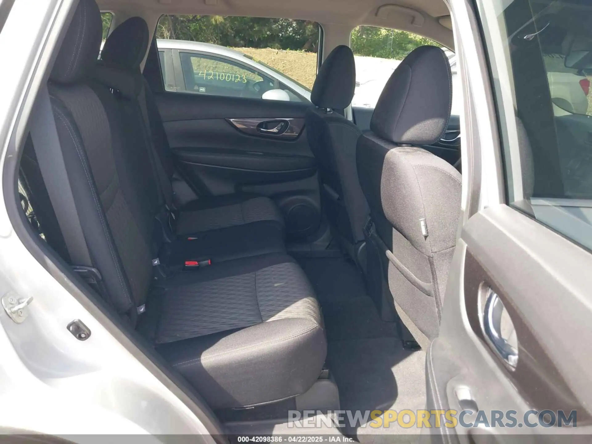 8 fotografías del automóvil dañado 5N1AT2MVXKC799022 NISSAN ROGUE 2019