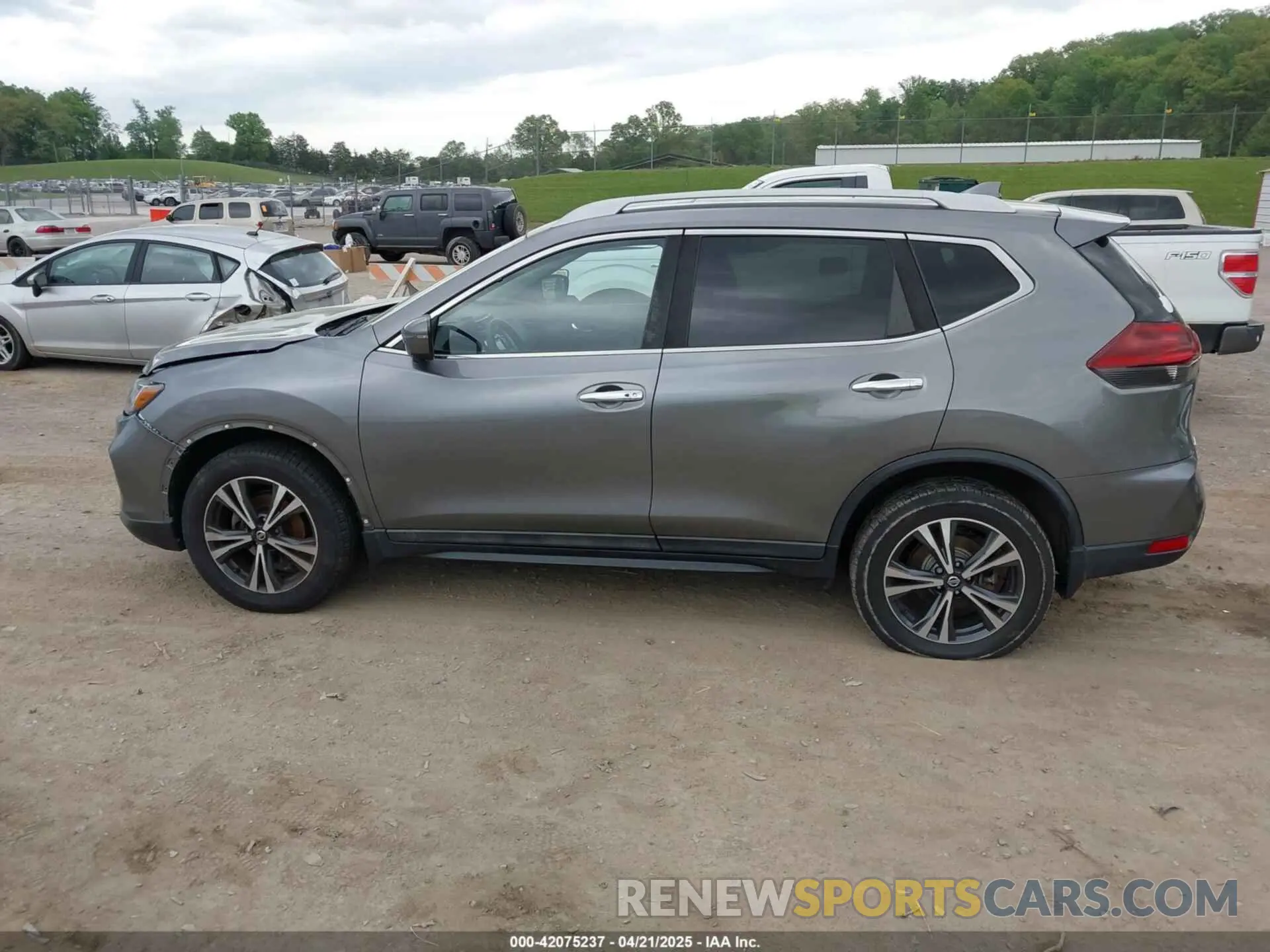 14 fotografías del automóvil dañado 5N1AT2MVXKC842256 NISSAN ROGUE 2019
