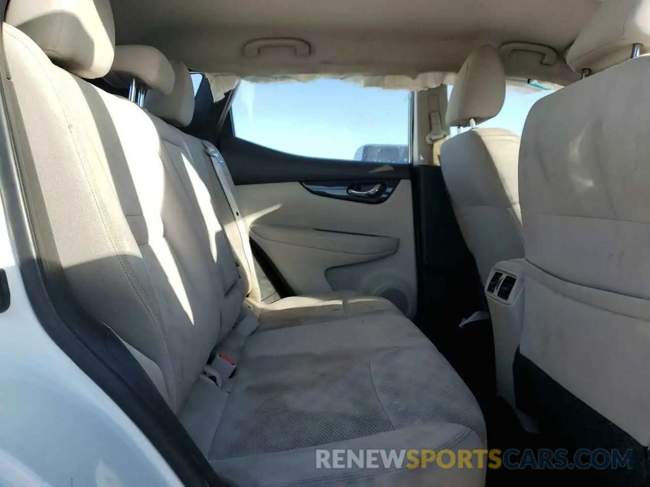 10 fotografías del automóvil dañado JN1BJ1CP0KW238132 NISSAN ROGUE 2019