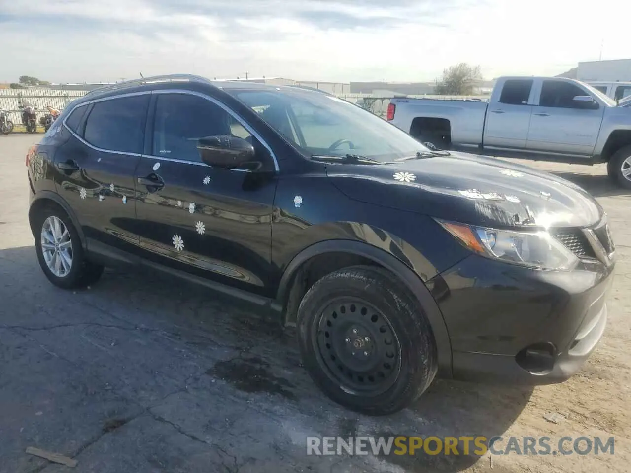 4 fotografías del automóvil dañado JN1BJ1CP1KW233442 NISSAN ROGUE 2019