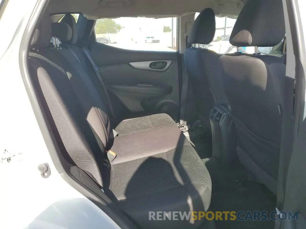 11 fotografías del automóvil dañado JN1BJ1CP2KW215984 NISSAN ROGUE 2019