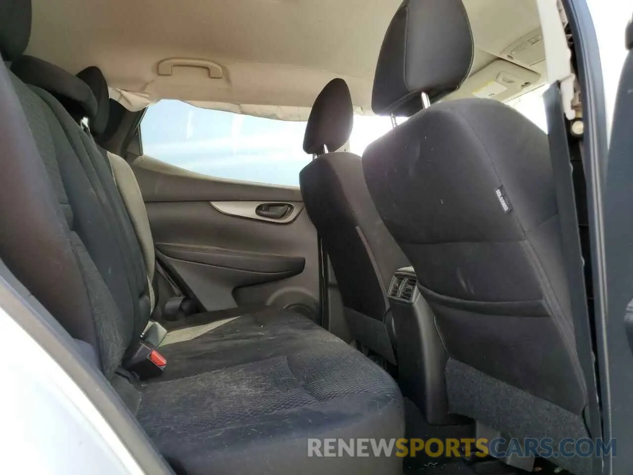 11 fotografías del automóvil dañado JN1BJ1CP2KW219789 NISSAN ROGUE 2019