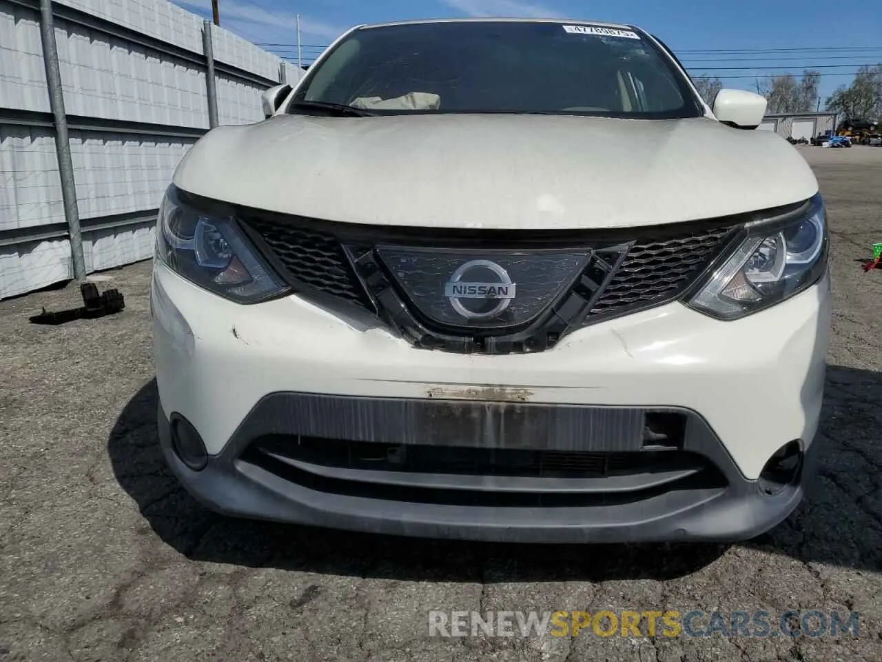 5 fotografías del automóvil dañado JN1BJ1CP2KW219789 NISSAN ROGUE 2019