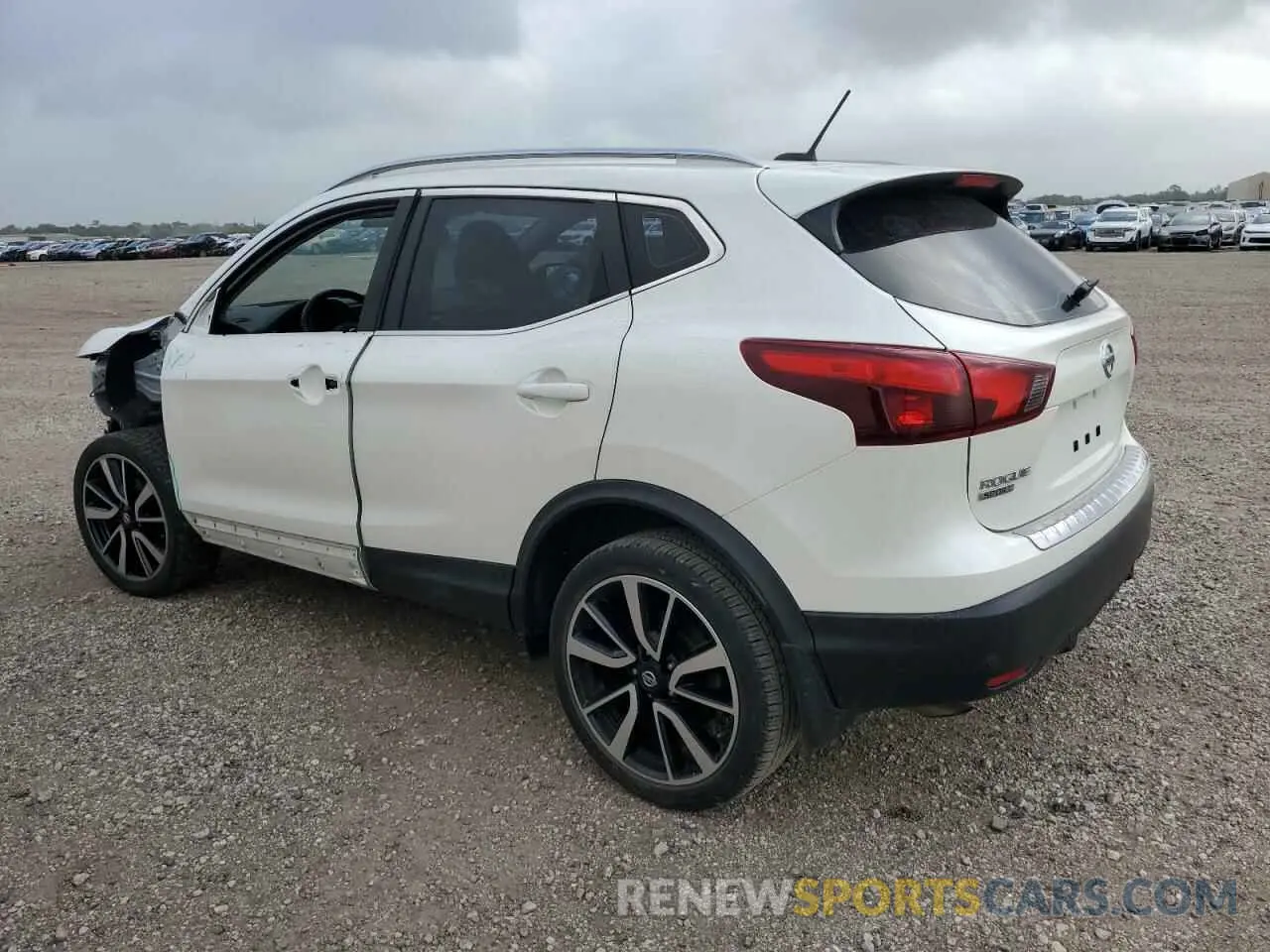 2 fotografías del automóvil dañado JN1BJ1CP2KW521437 NISSAN ROGUE 2019
