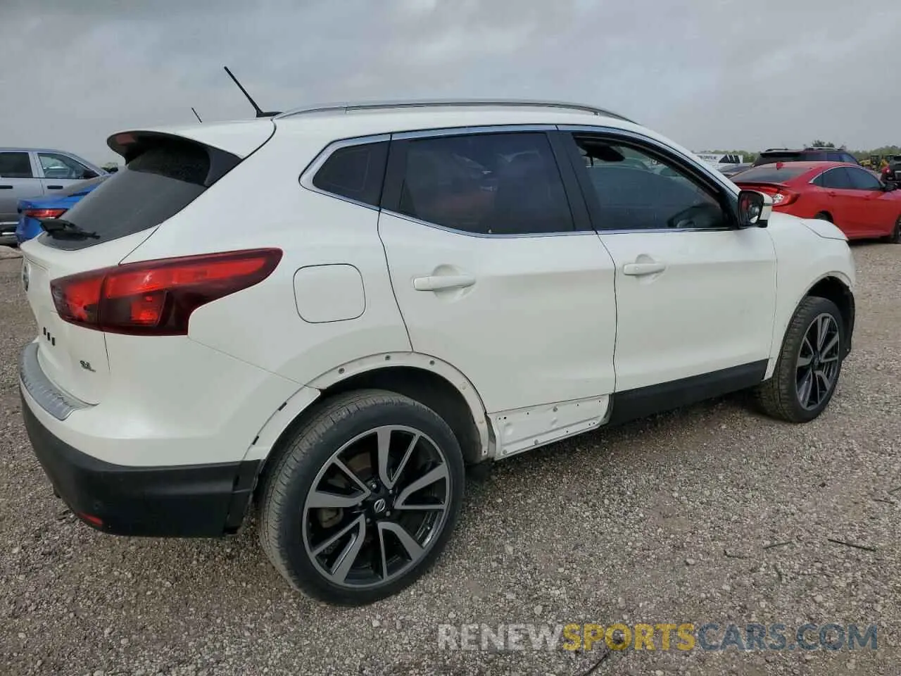 3 fotografías del automóvil dañado JN1BJ1CP2KW521437 NISSAN ROGUE 2019