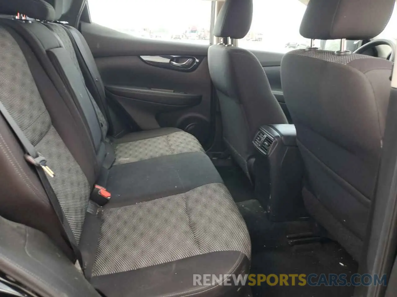 11 fotografías del automóvil dañado JN1BJ1CP2KW523740 NISSAN ROGUE 2019