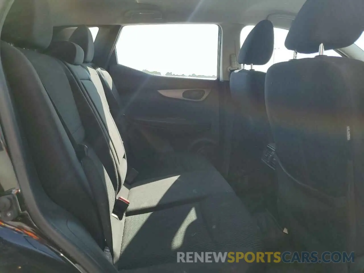 11 fotografías del automóvil dañado JN1BJ1CP2KW527447 NISSAN ROGUE 2019