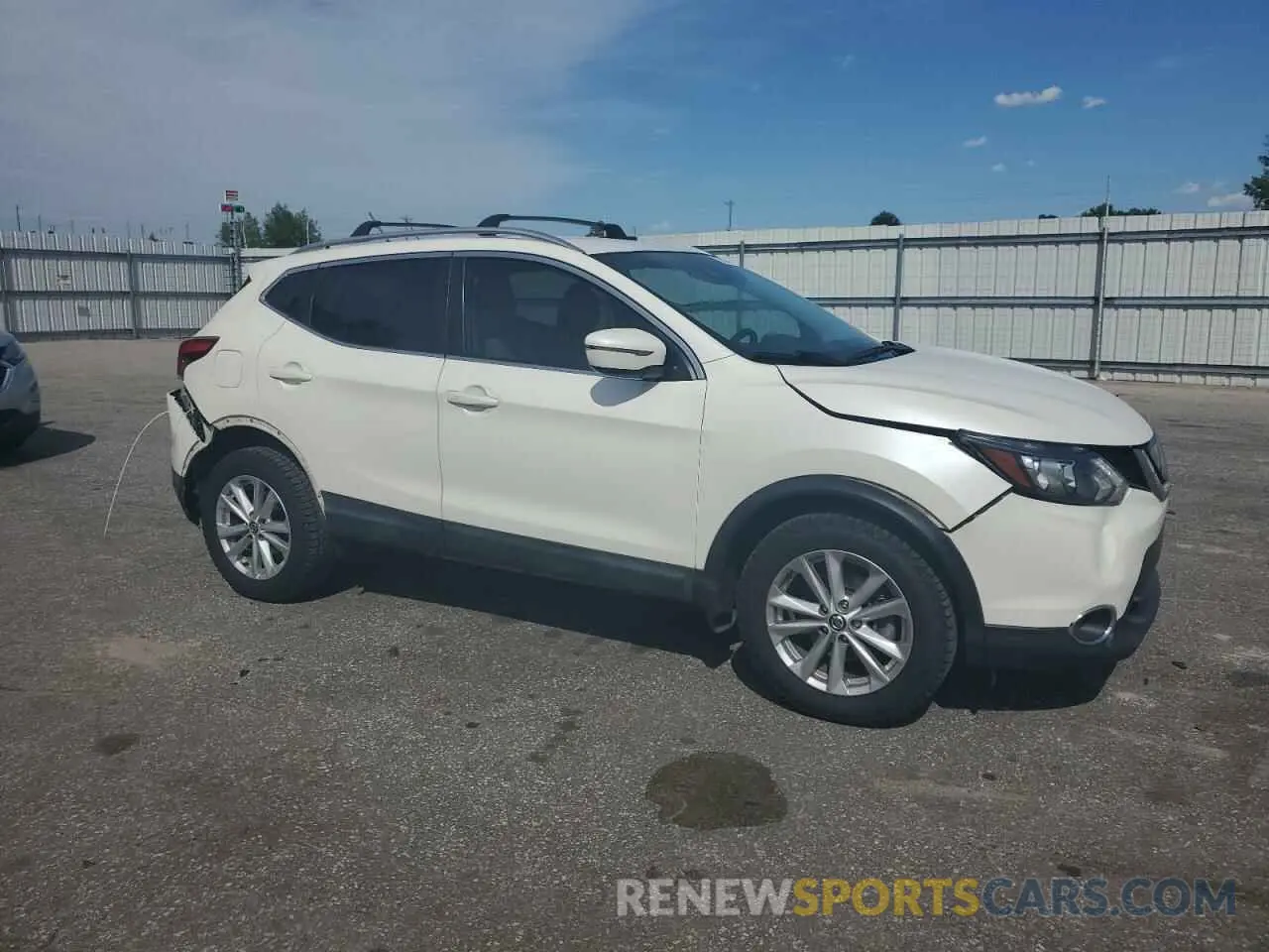 4 fotografías del automóvil dañado JN1BJ1CP3KW220630 NISSAN ROGUE 2019