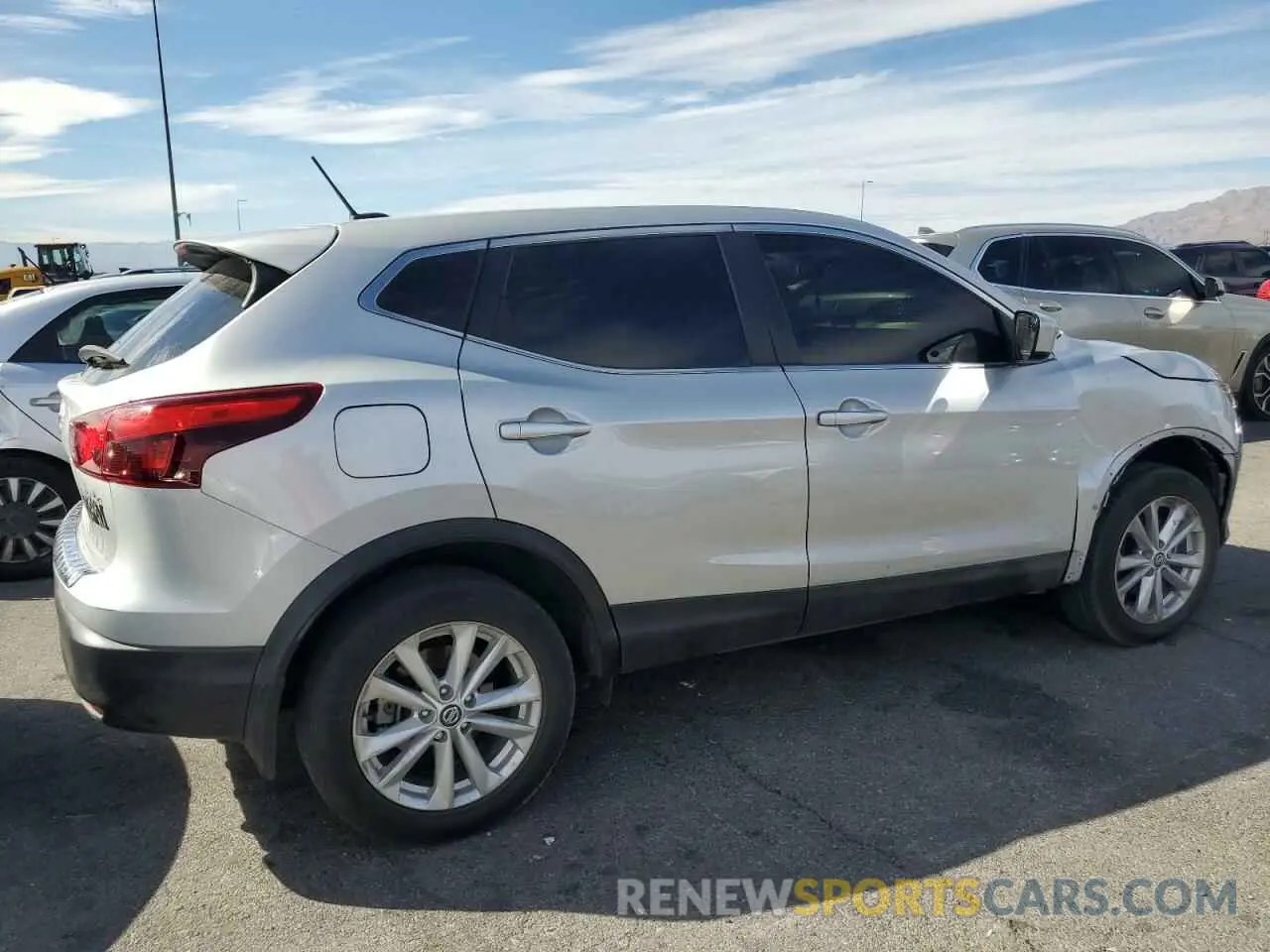 3 fotografías del automóvil dañado JN1BJ1CP4KW216991 NISSAN ROGUE 2019