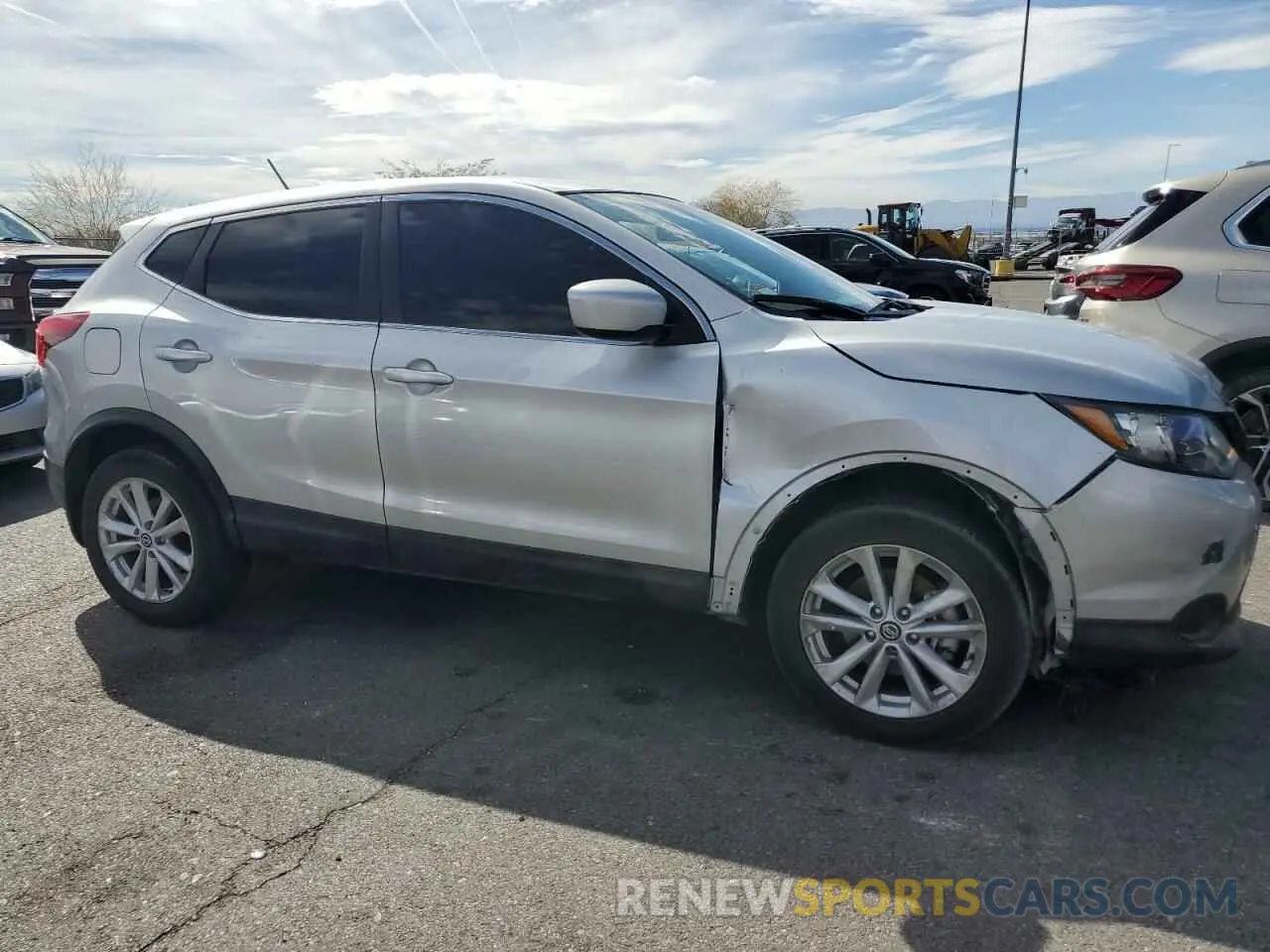 4 fotografías del automóvil dañado JN1BJ1CP4KW216991 NISSAN ROGUE 2019