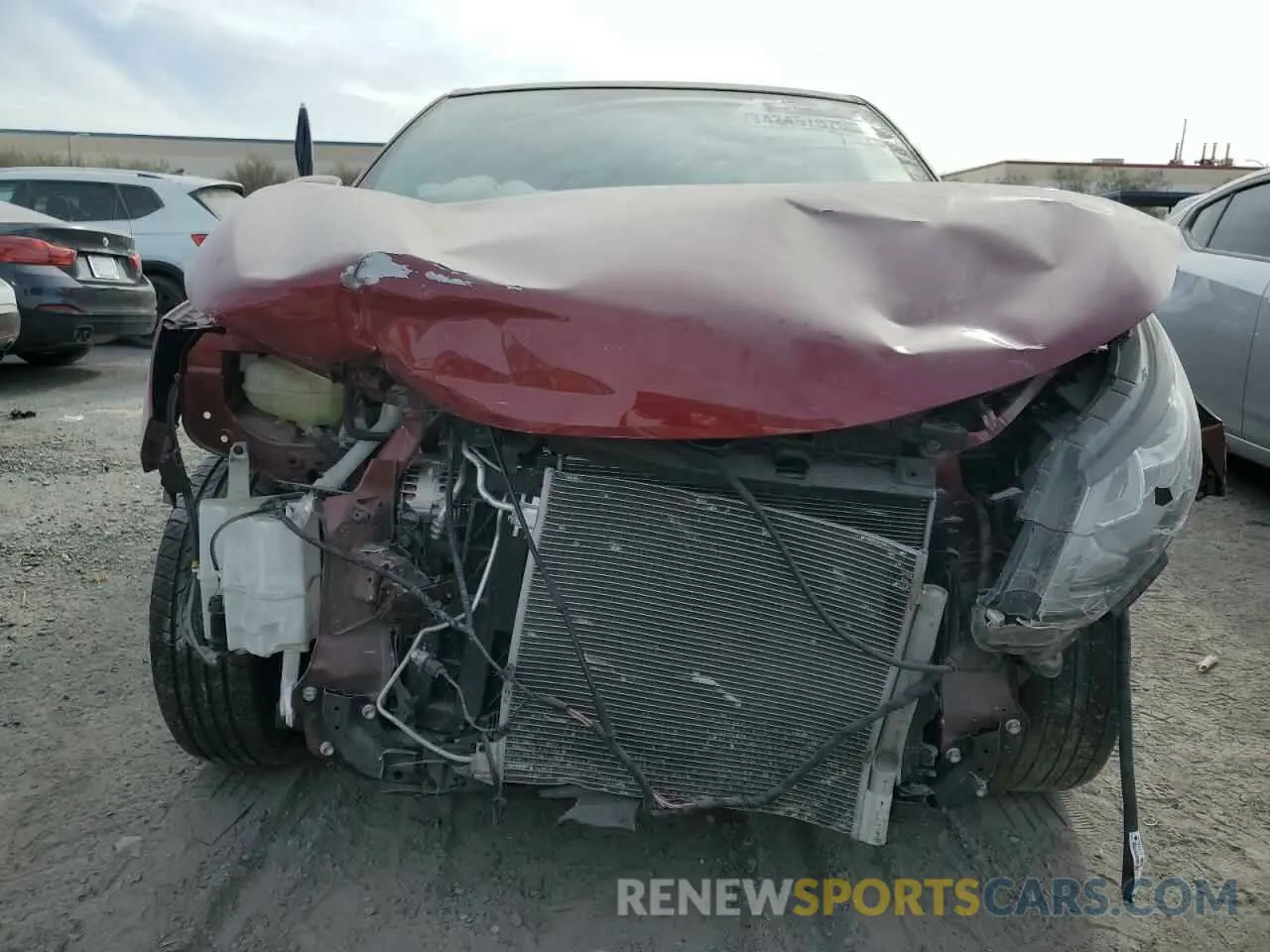 5 fotografías del automóvil dañado JN1BJ1CP8KW243062 NISSAN ROGUE 2019