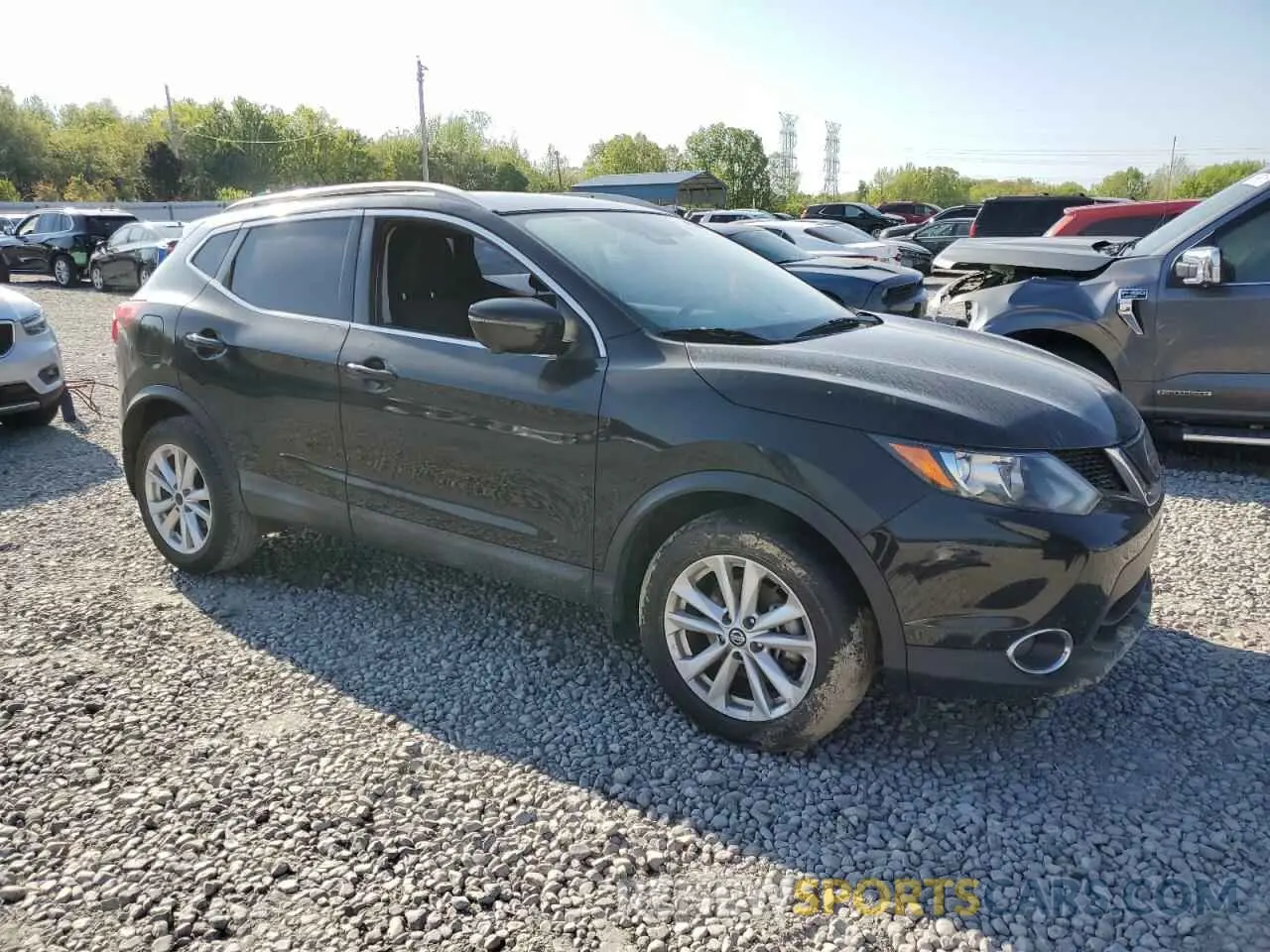 4 fotografías del automóvil dañado JN1BJ1CP9KW217473 NISSAN ROGUE 2019