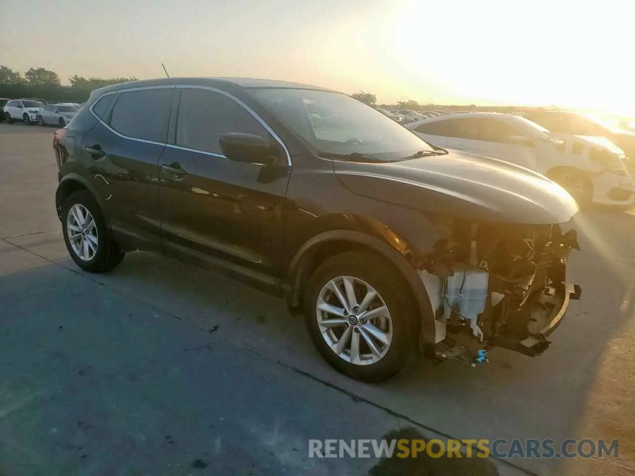 4 fotografías del automóvil dañado JN1BJ1CPXKW236582 NISSAN ROGUE 2019