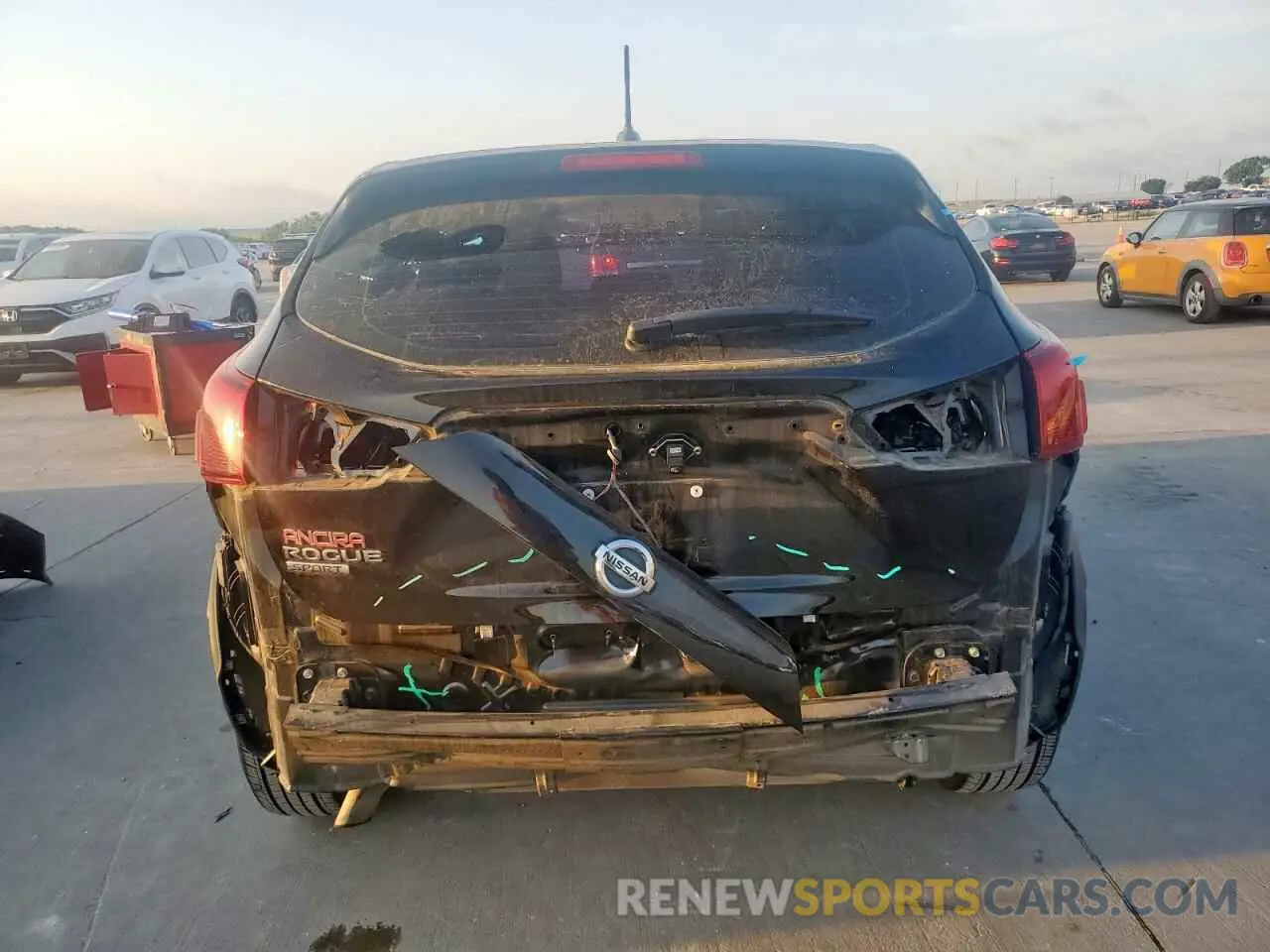 6 fotografías del automóvil dañado JN1BJ1CPXKW236582 NISSAN ROGUE 2019