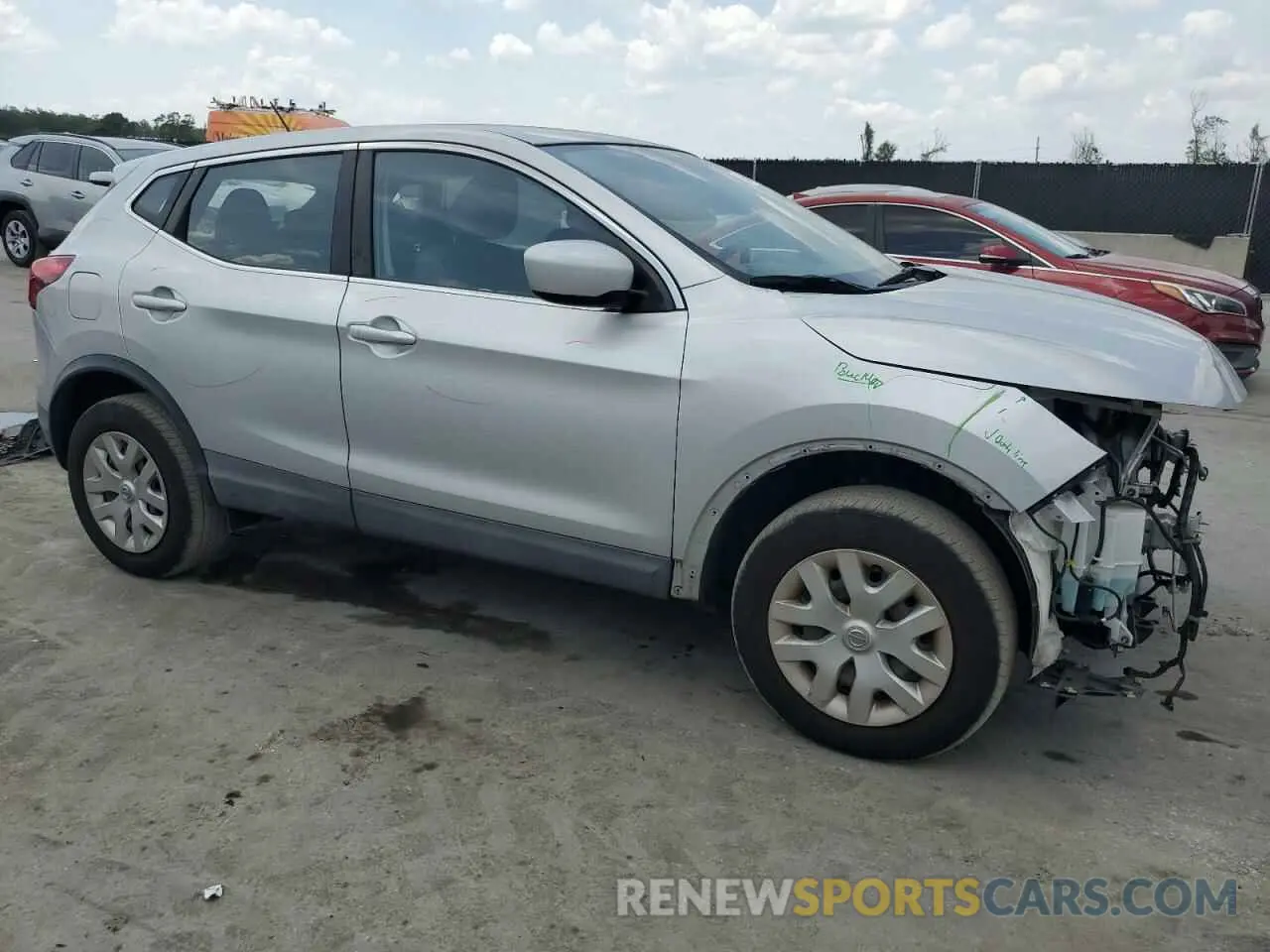 4 fotografías del automóvil dañado JN1BJ1CR1KW310652 NISSAN ROGUE 2019