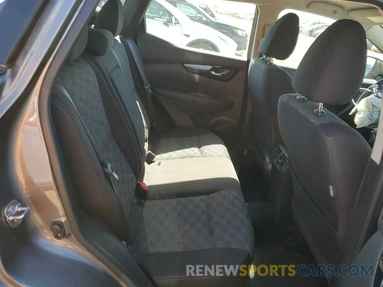 11 fotografías del automóvil dañado JN1BJ1CR2KW318632 NISSAN ROGUE 2019