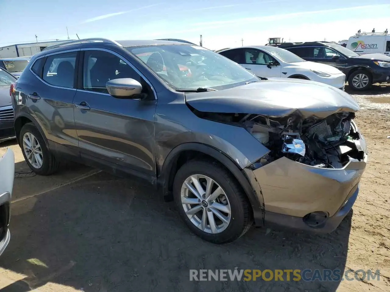 4 fotografías del automóvil dañado JN1BJ1CR2KW318632 NISSAN ROGUE 2019