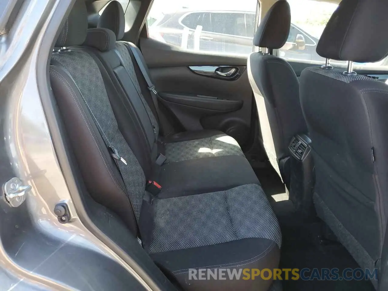 11 fotografías del automóvil dañado JN1BJ1CR3KW341109 NISSAN ROGUE 2019