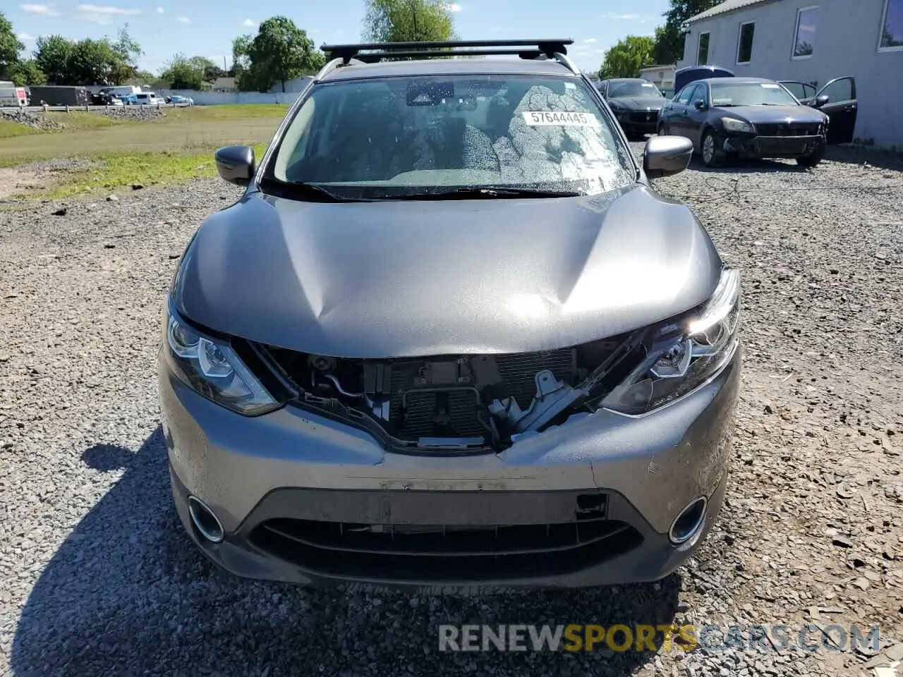 5 fotografías del automóvil dañado JN1BJ1CR3KW341109 NISSAN ROGUE 2019