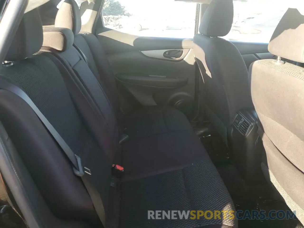 11 fotografías del automóvil dañado JN1BJ1CR4KW630905 NISSAN ROGUE 2019