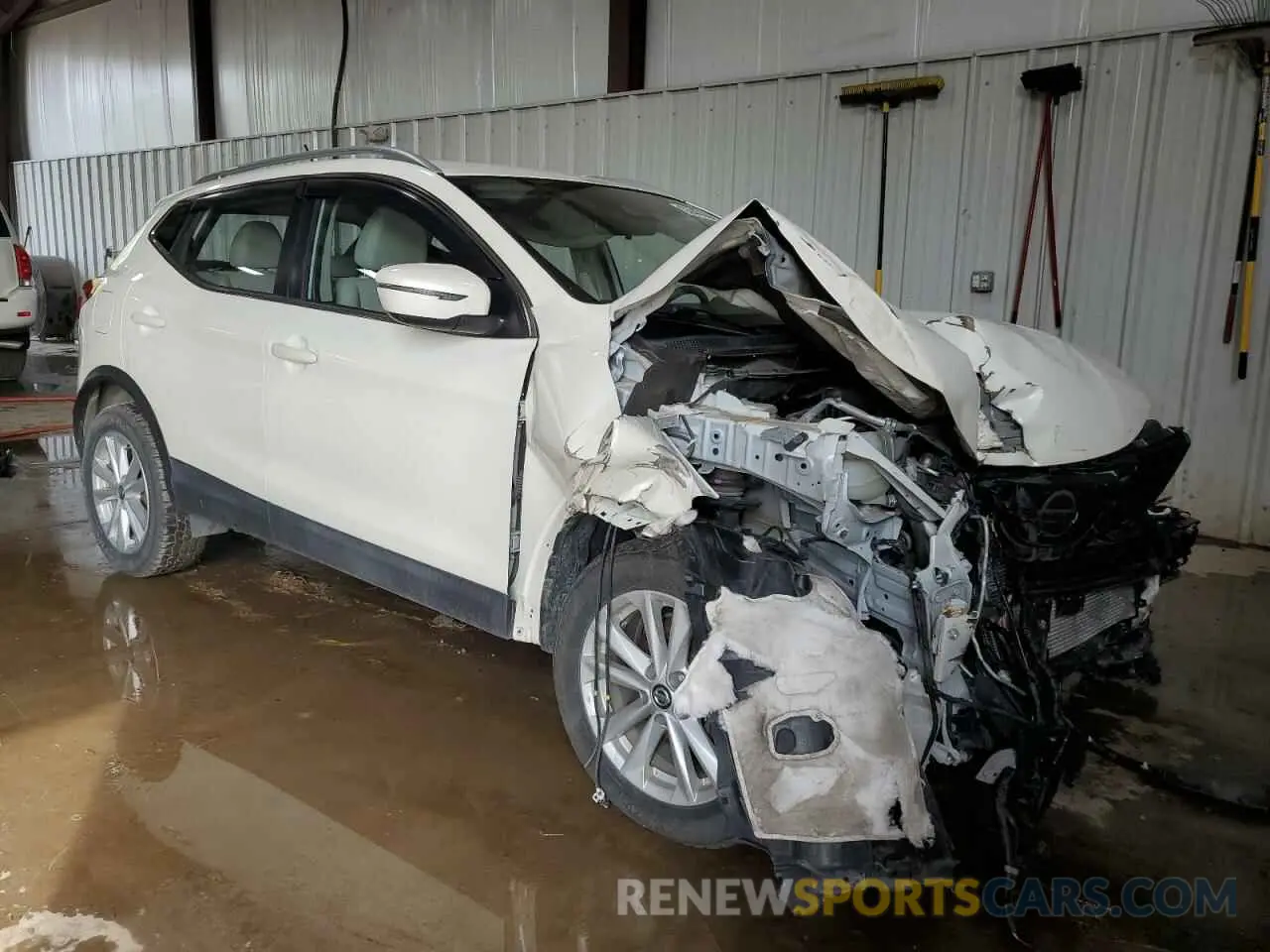 4 fotografías del automóvil dañado JN1BJ1CR6KW311974 NISSAN ROGUE 2019