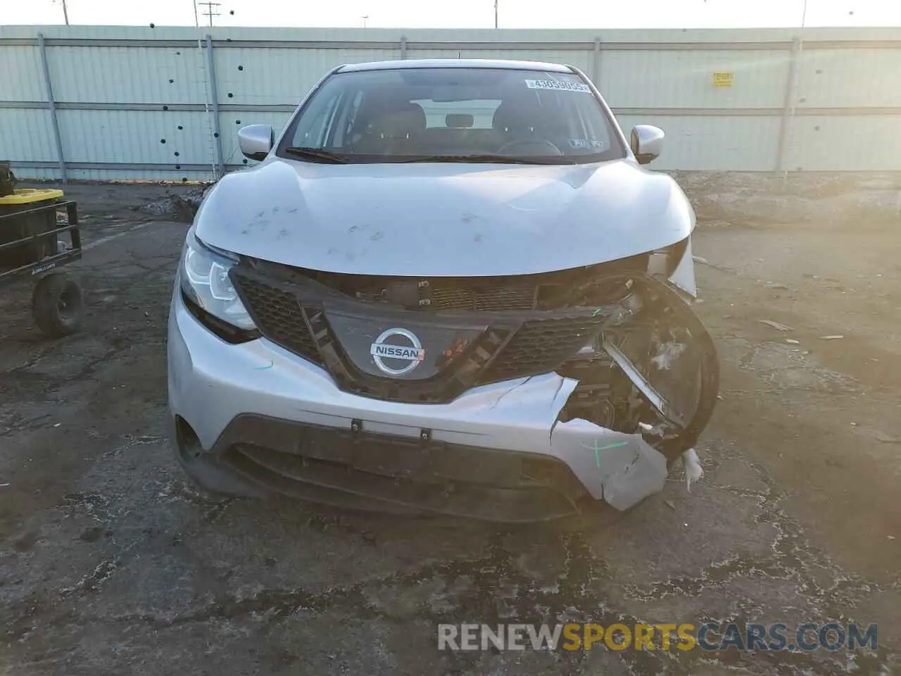5 fotografías del automóvil dañado JN1BJ1CR7KW314737 NISSAN ROGUE 2019