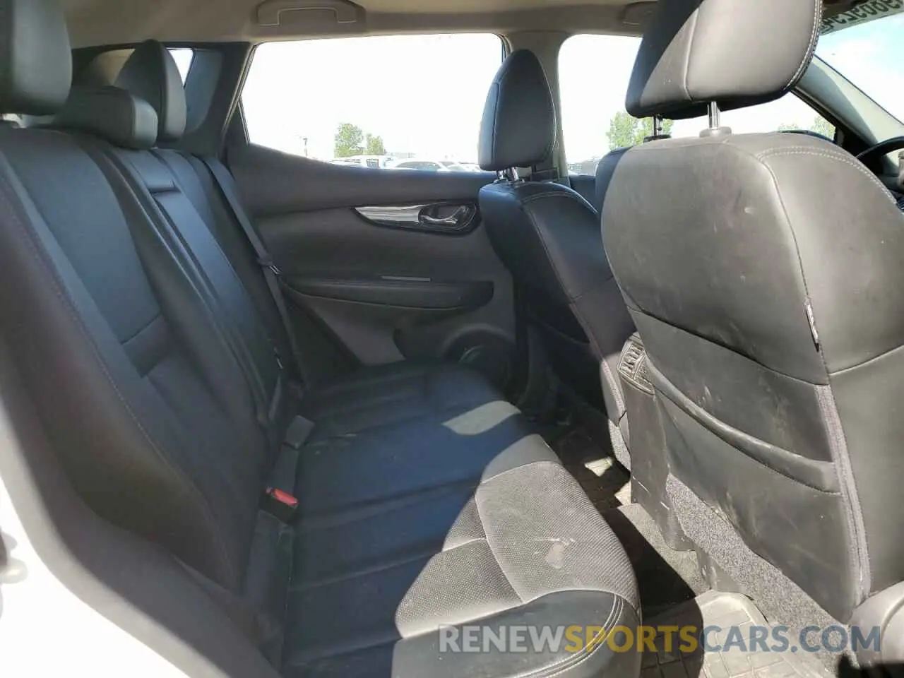 11 fotografías del automóvil dañado JN1BJ1CR7KW315886 NISSAN ROGUE 2019
