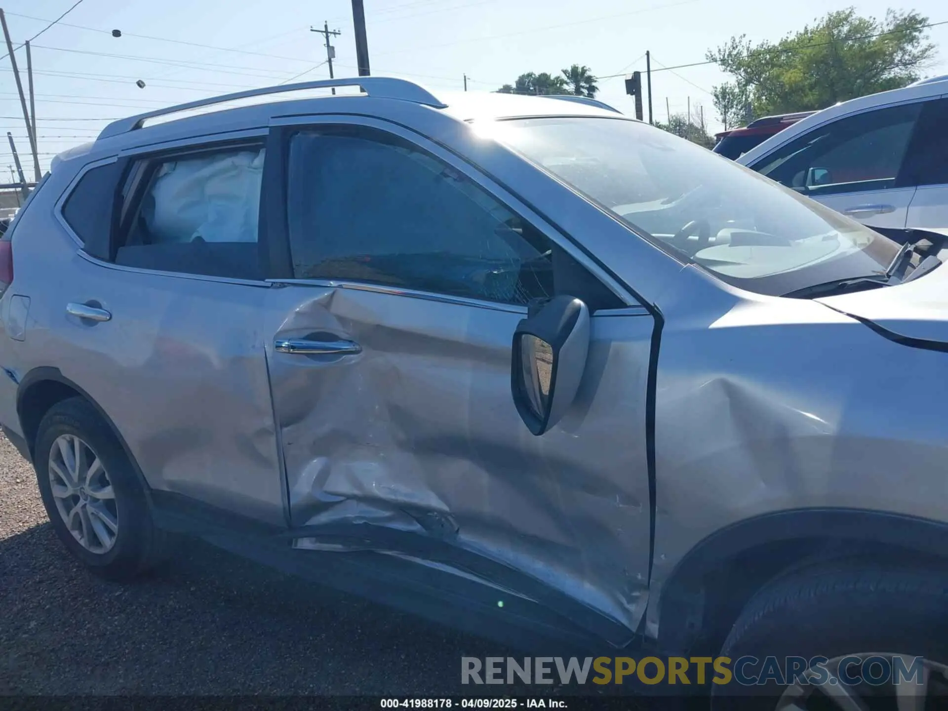 13 fotografías del automóvil dañado JN8AT2MT0KW258034 NISSAN ROGUE 2019